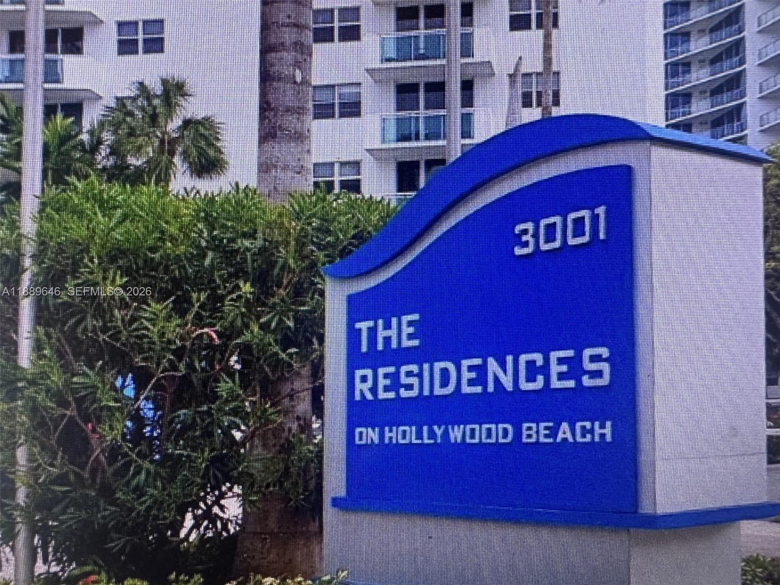 Residences On Hollywood B