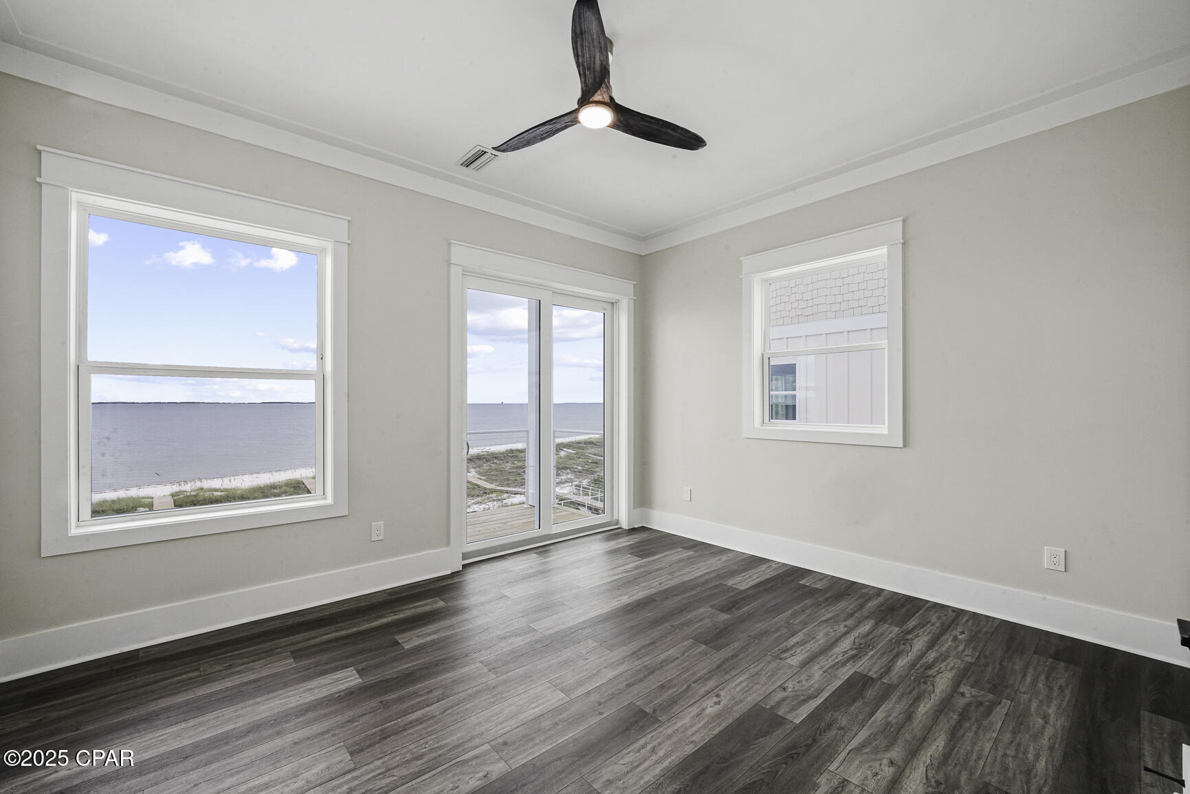 Listing photo id 16 for 295 Watermark Way