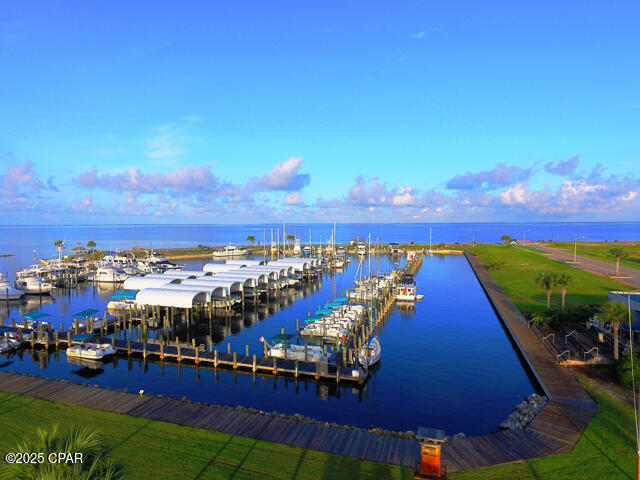Listing photo id 44 for 295 Watermark Way