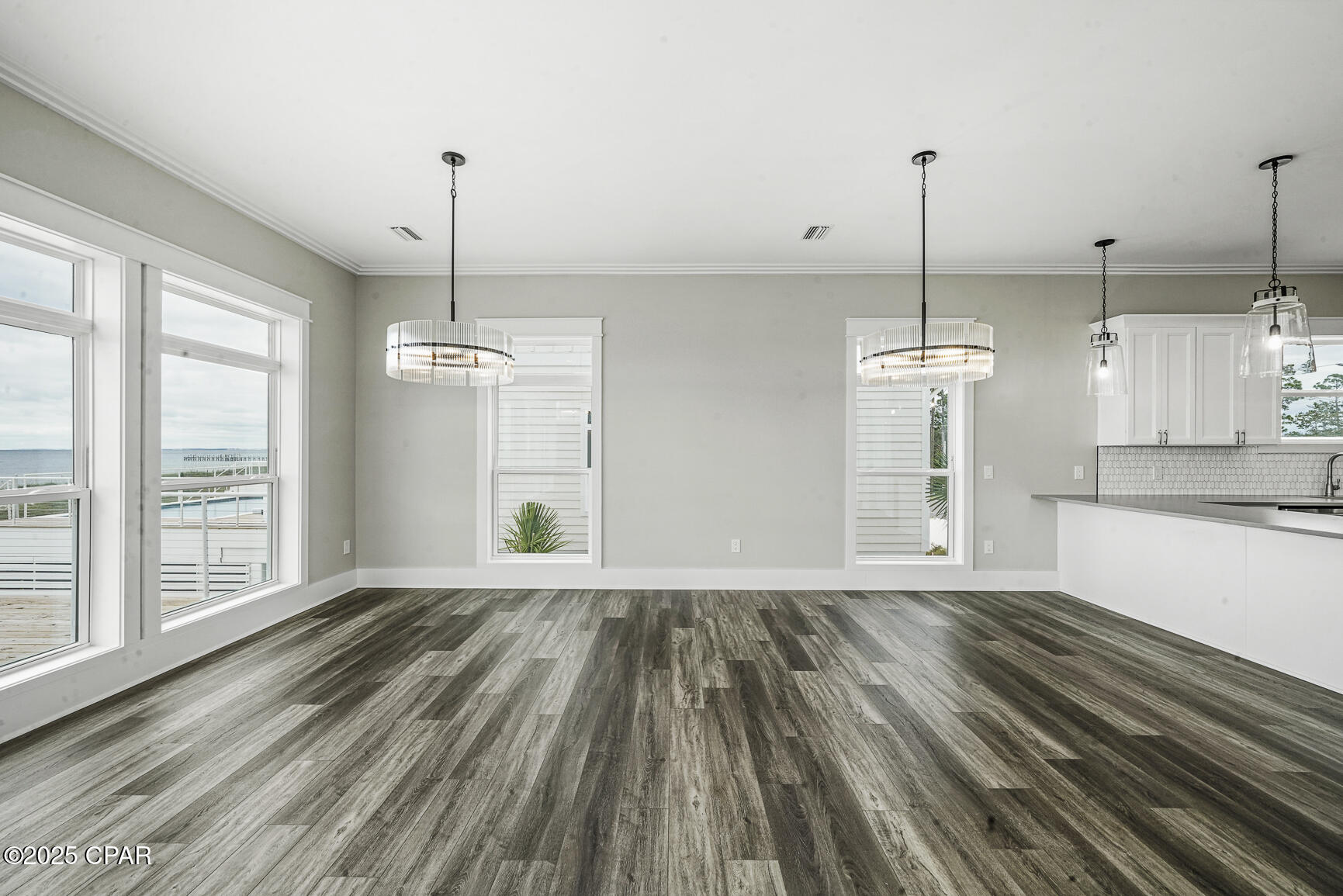 Listing photo id 5 for 295 Watermark Way