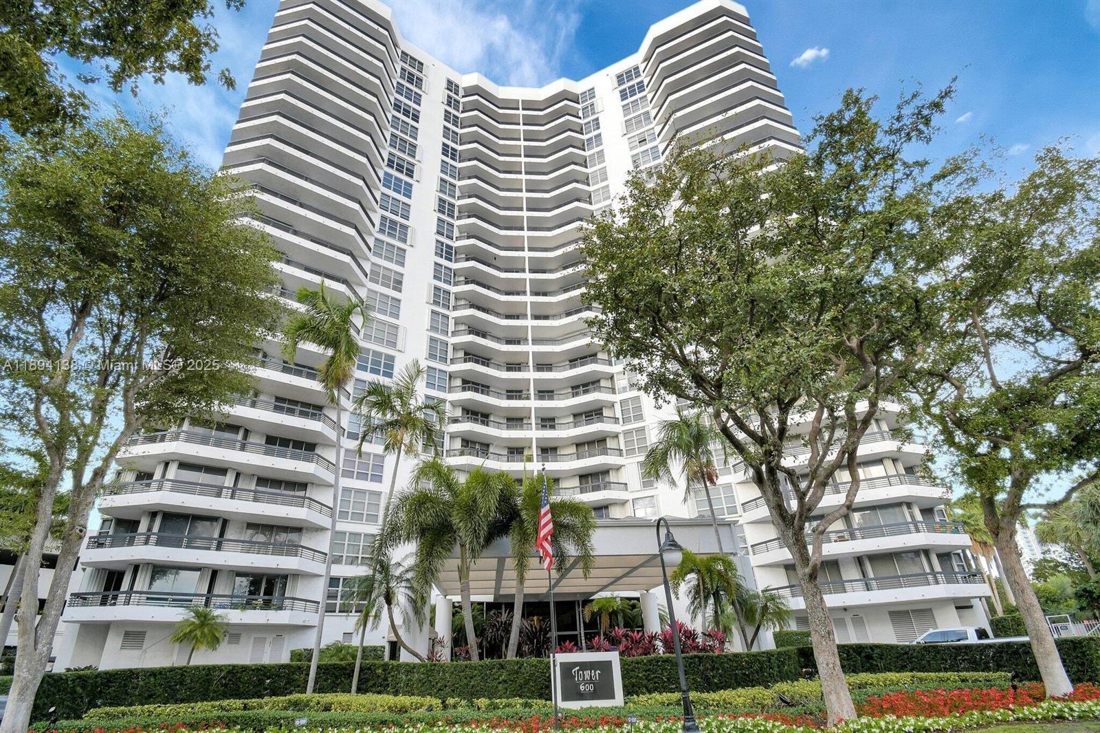 Mystic Pointe Tower 600 C