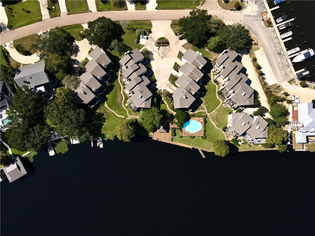 2nd image of 100 Tchefuncte Oaks Dr, Mandeville, LA 70471