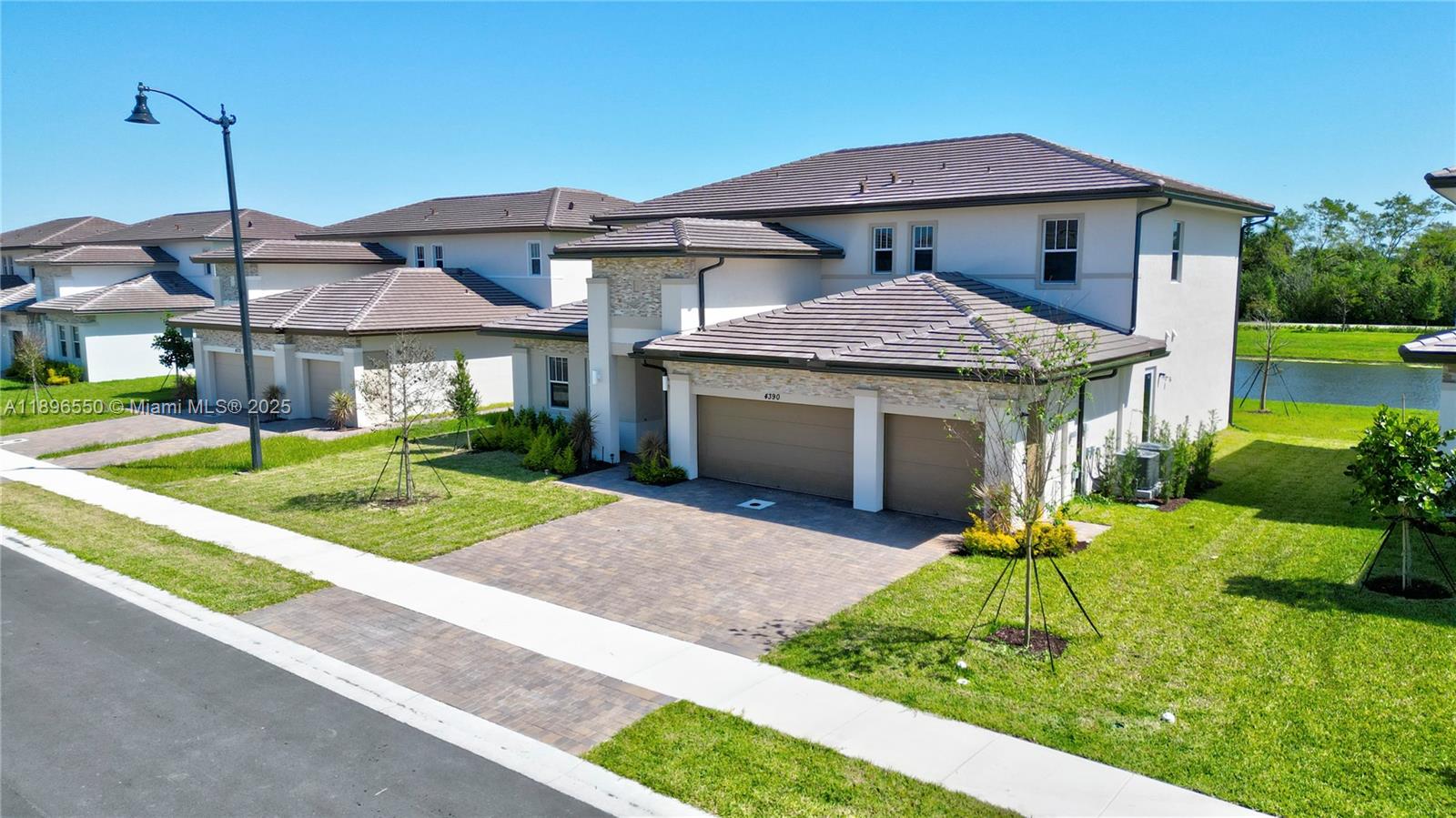 Crescent Ridge