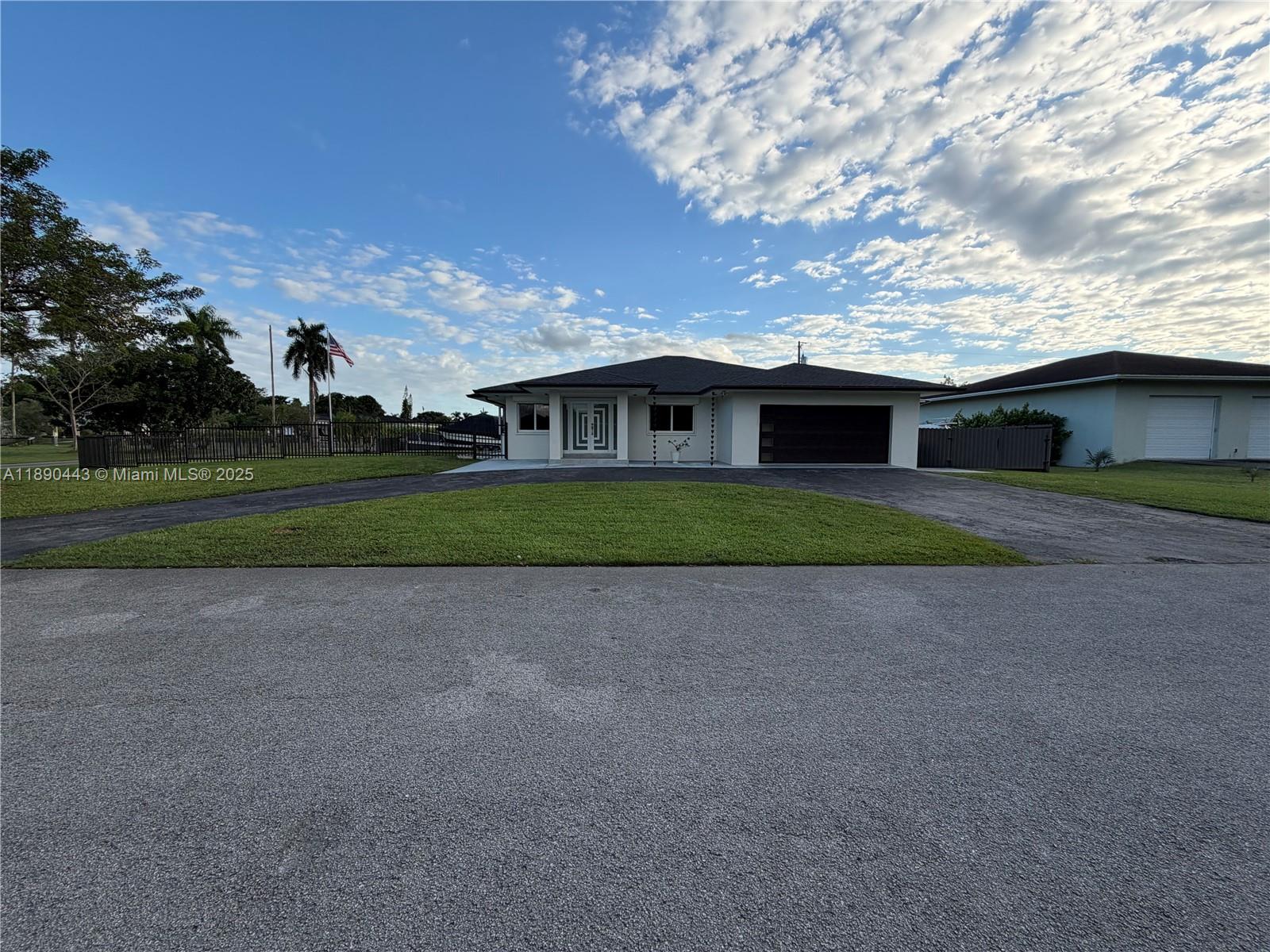 Country Club Ests Of Home