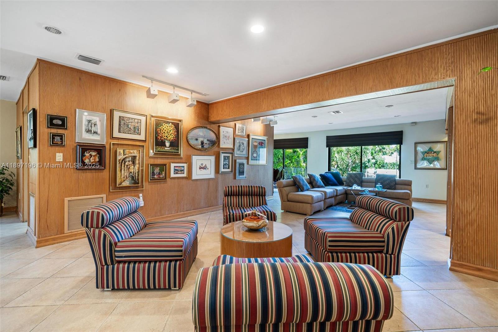 1855 Daytonia Rd, Miami Beach FL 33141