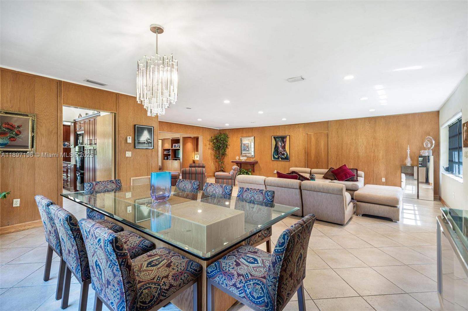 1855 Daytonia Rd, Miami Beach FL 33141