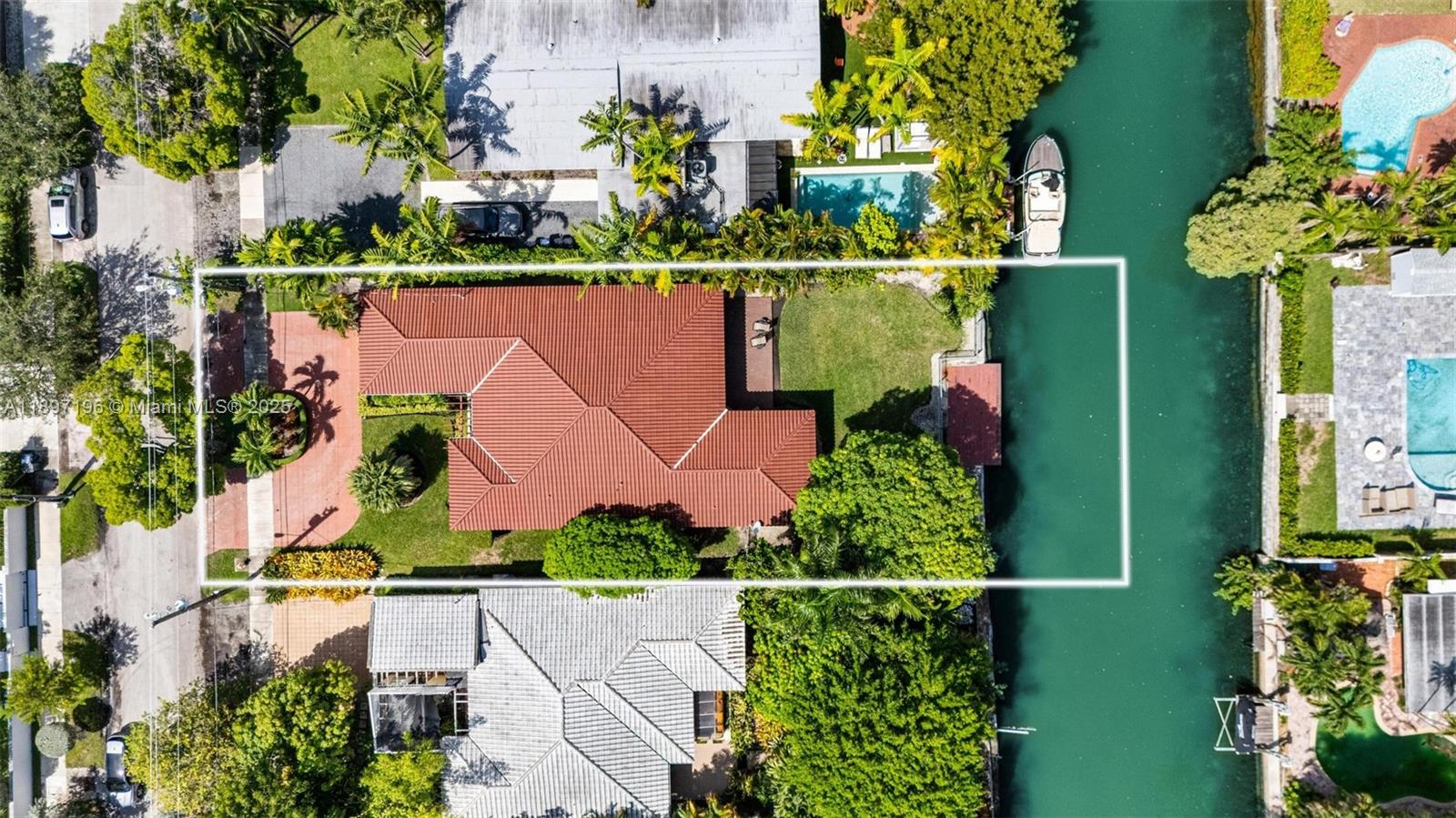 1855 Daytonia Rd, Miami Beach FL 33141