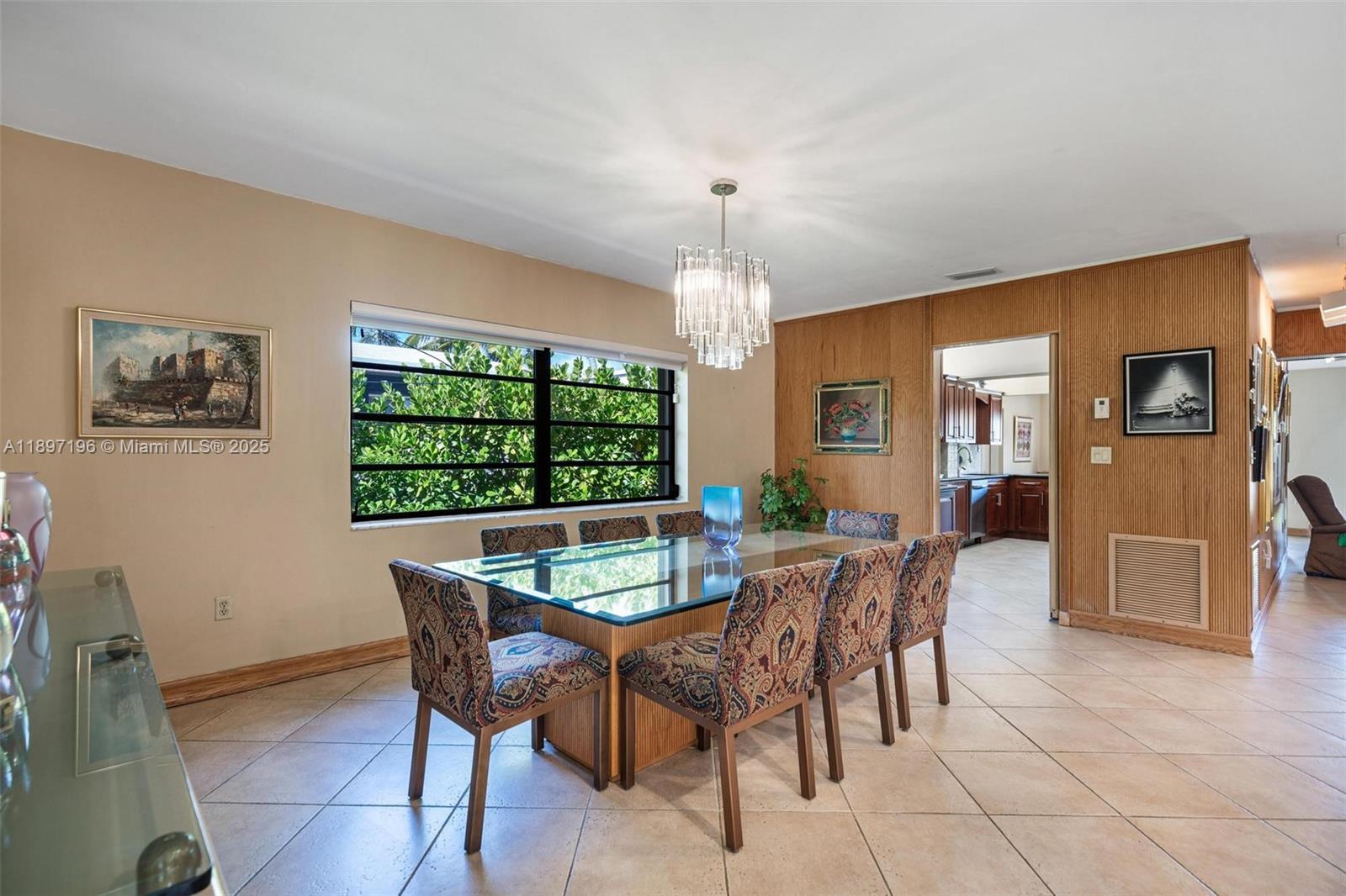 1855 Daytonia Rd, Miami Beach FL 33141