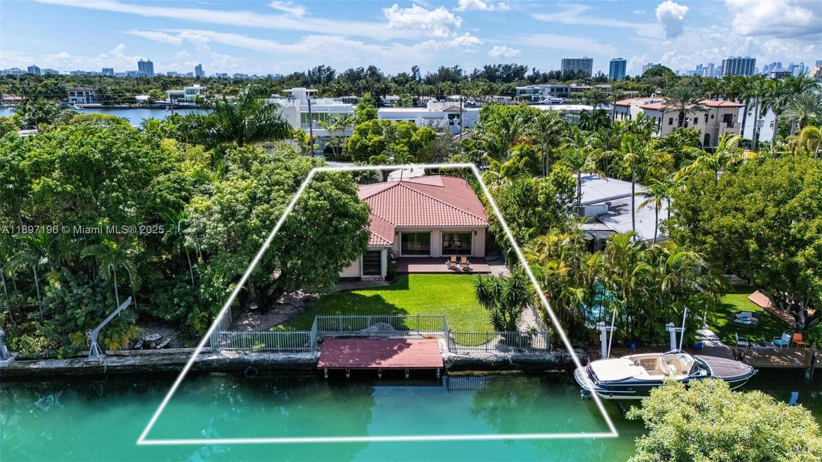 1855 Daytonia Rd, Miami Beach FL 33141