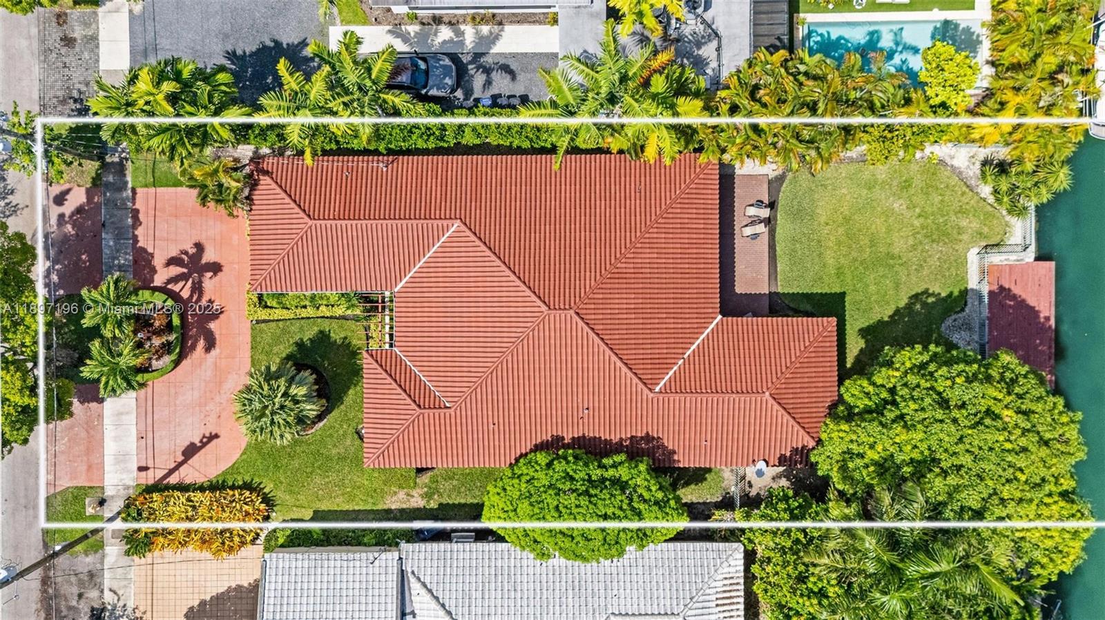 1855 Daytonia Rd, Miami Beach FL 33141