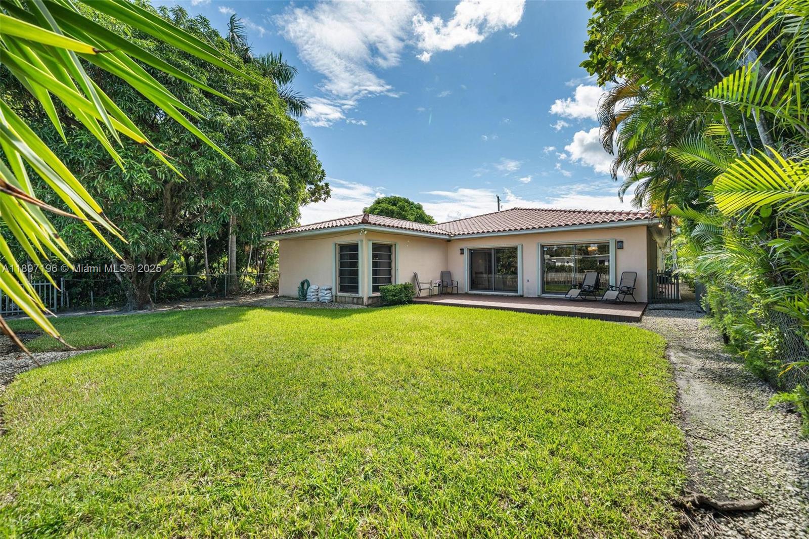 1855 Daytonia Rd, Miami Beach FL 33141