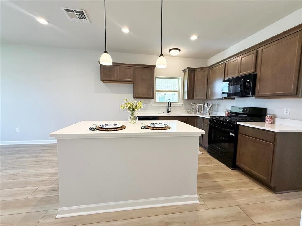 2358 Strickland Court — photo 3