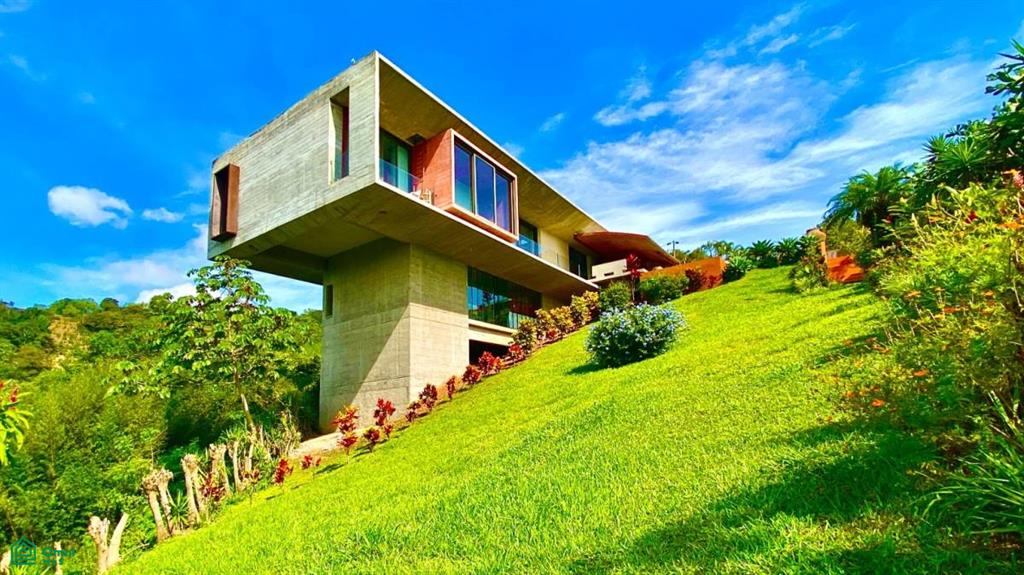 8 bed Single Family Homes For Sale in Atenas, Alajuela - 1