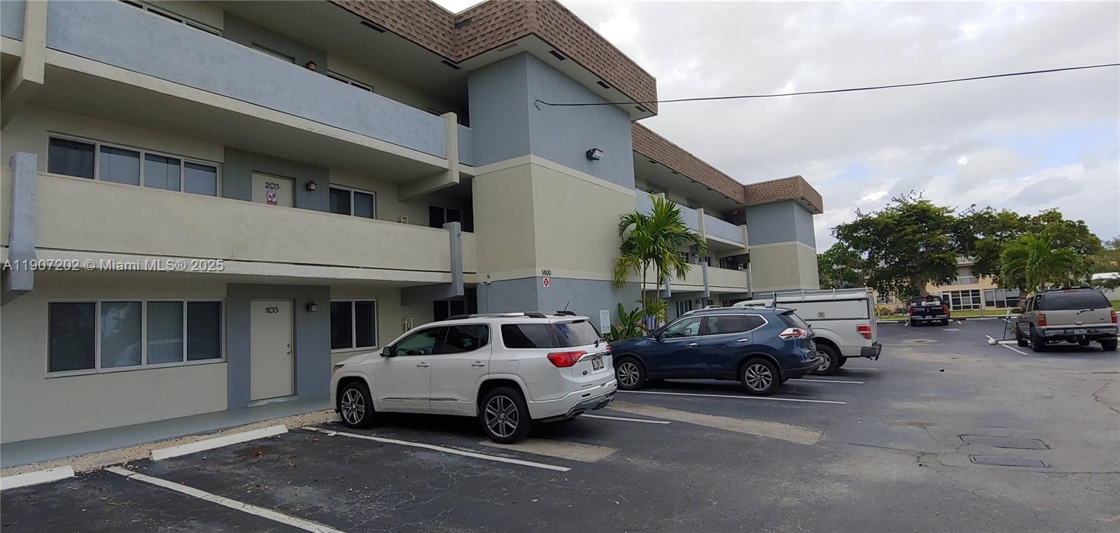 Coral Point Condominium