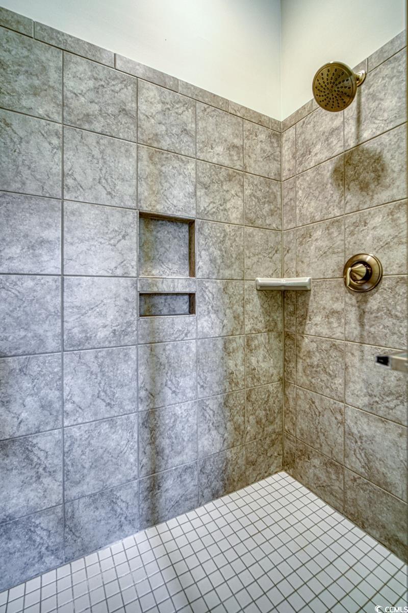 2526501 | Photo 25