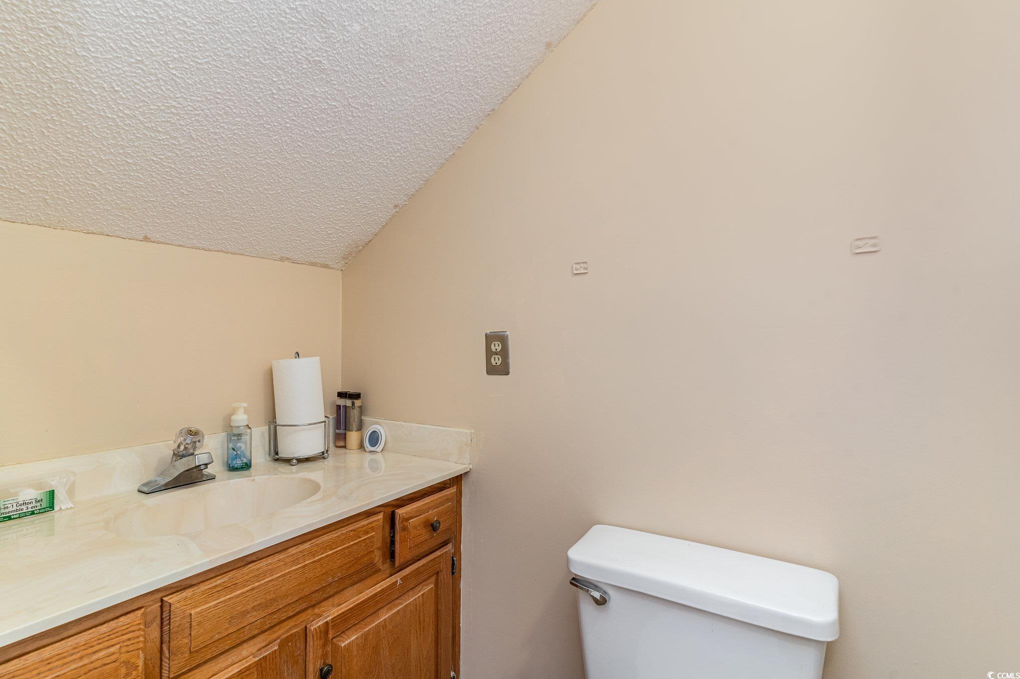 2526510 | Photo 22