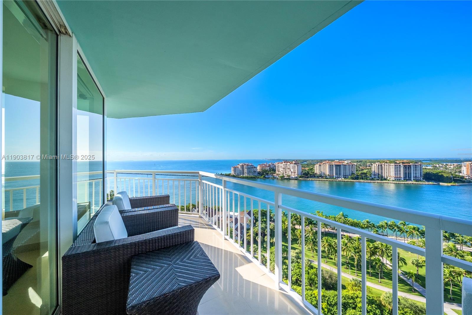 400 S Pointe Dr #2003, Miami Beach FL 33139