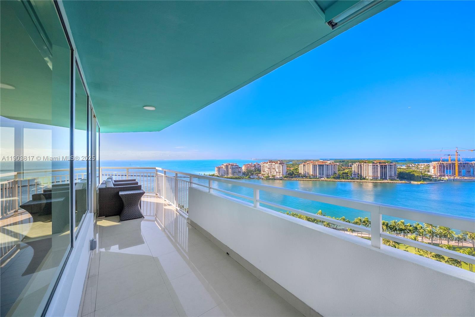 400 S Pointe Dr #2003, Miami Beach FL 33139