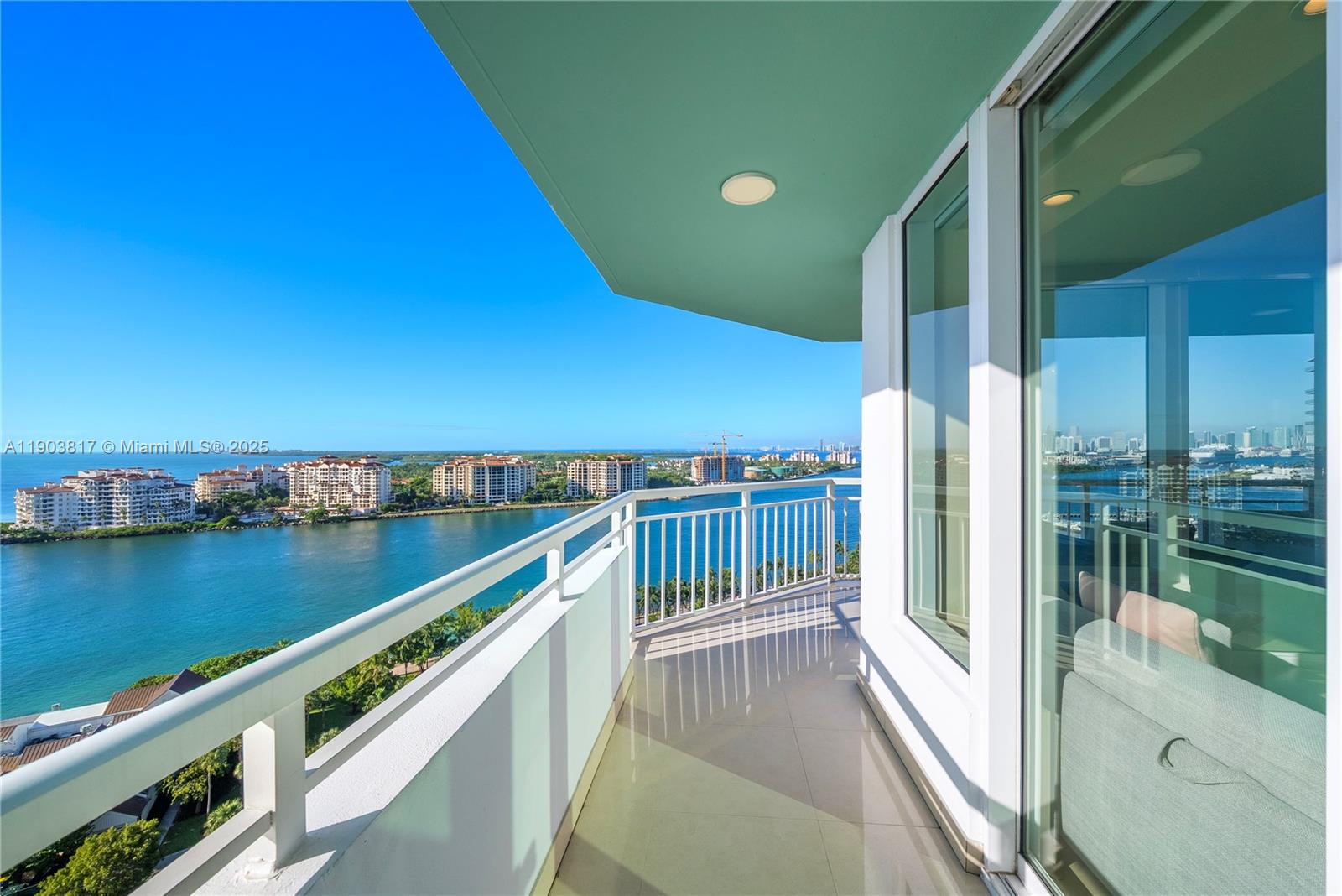 400 S Pointe Dr #2003, Miami Beach FL 33139