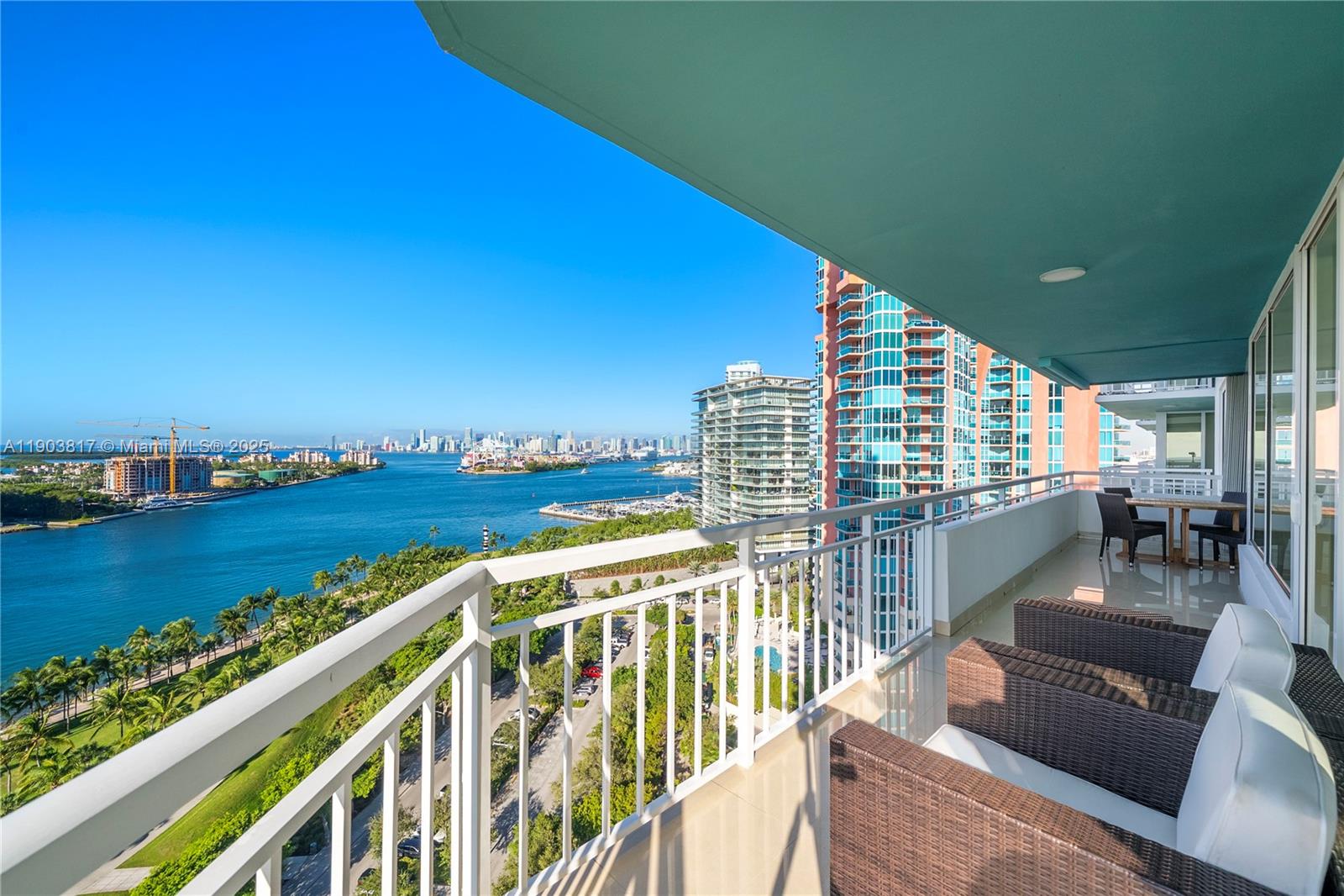 400 S Pointe Dr #2003, Miami Beach FL 33139