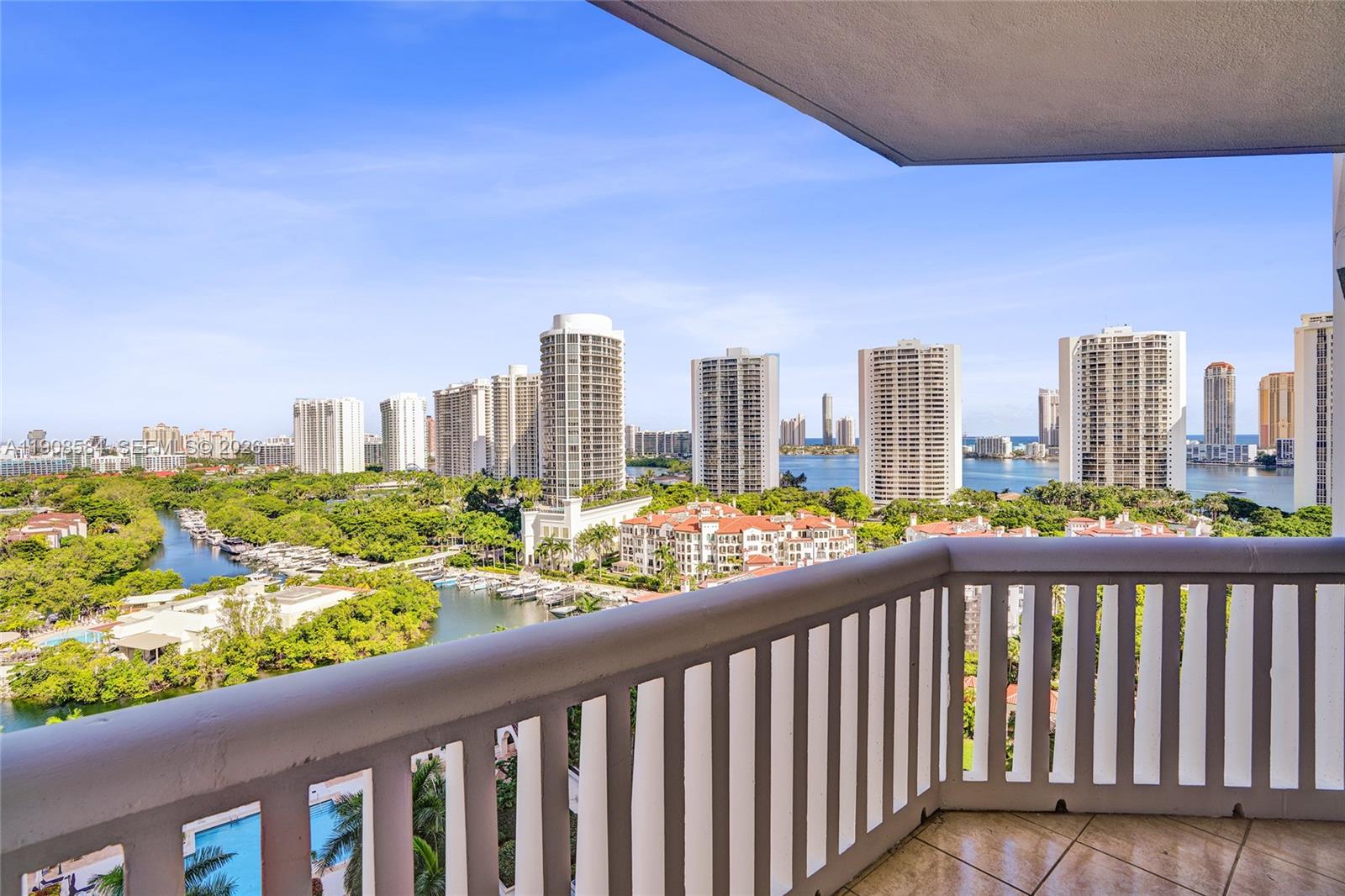 Condo for Sale in Aventura, FL