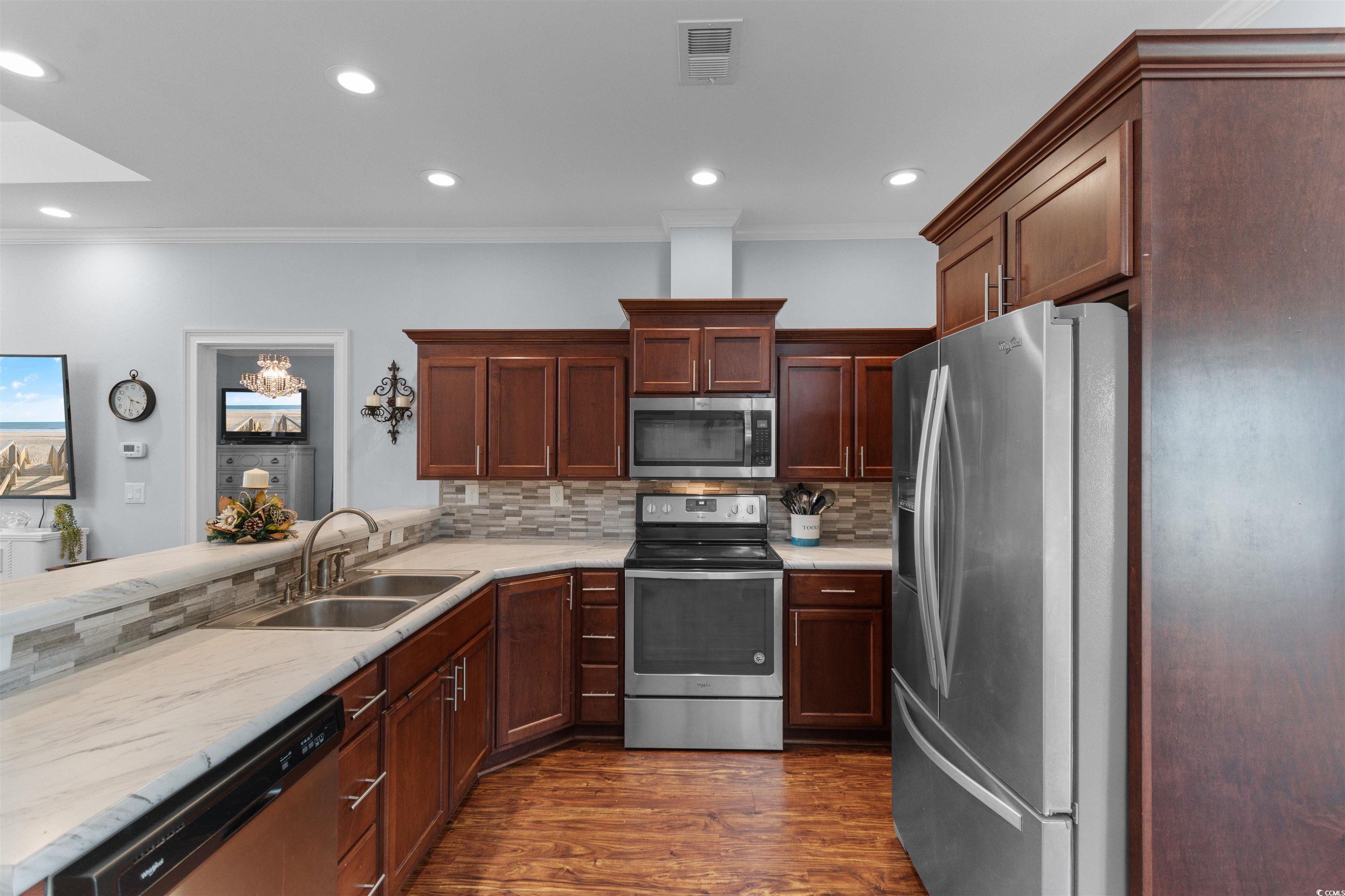 2526925 | Photo 10