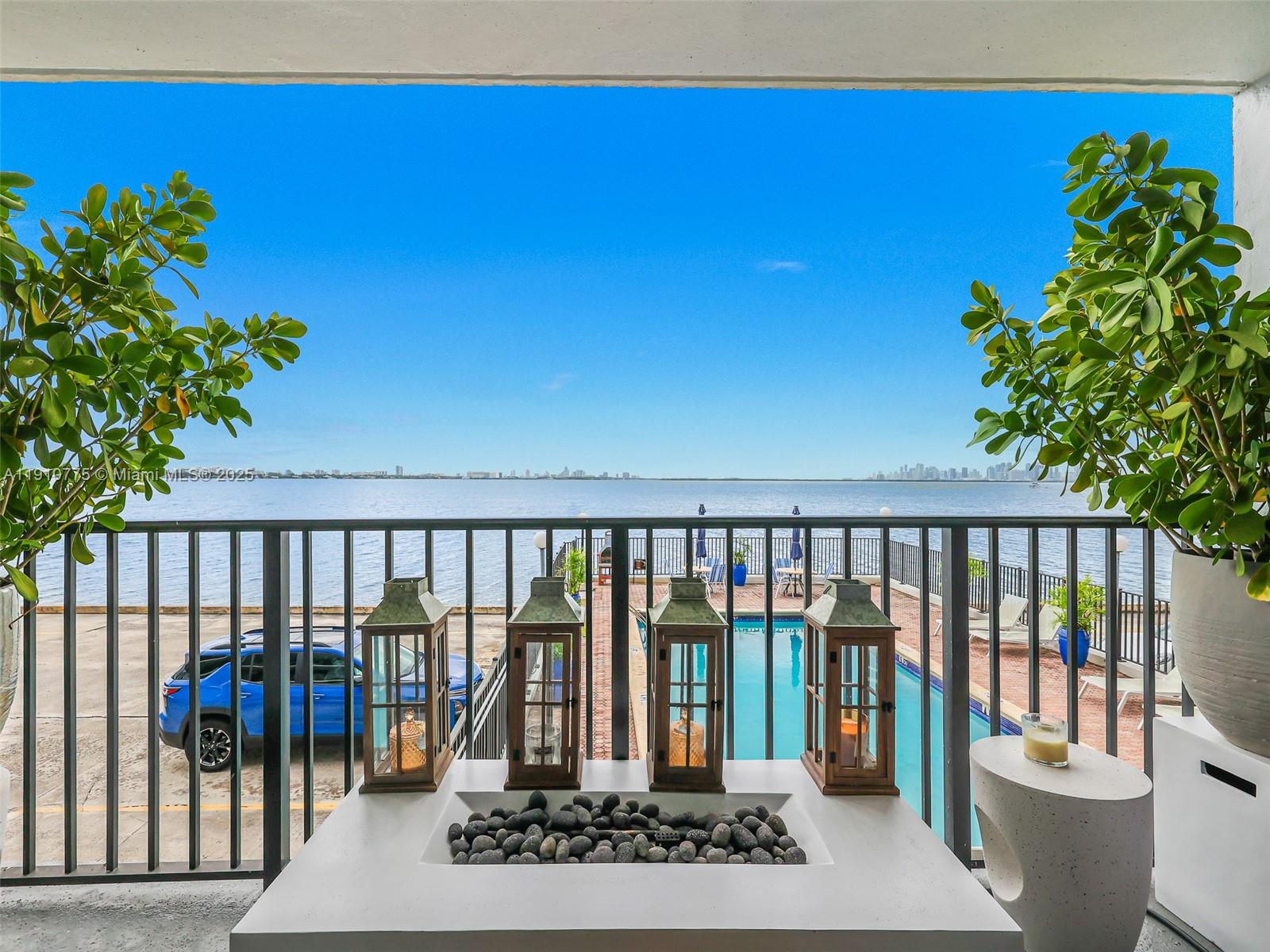 Casa Del Rey Condo