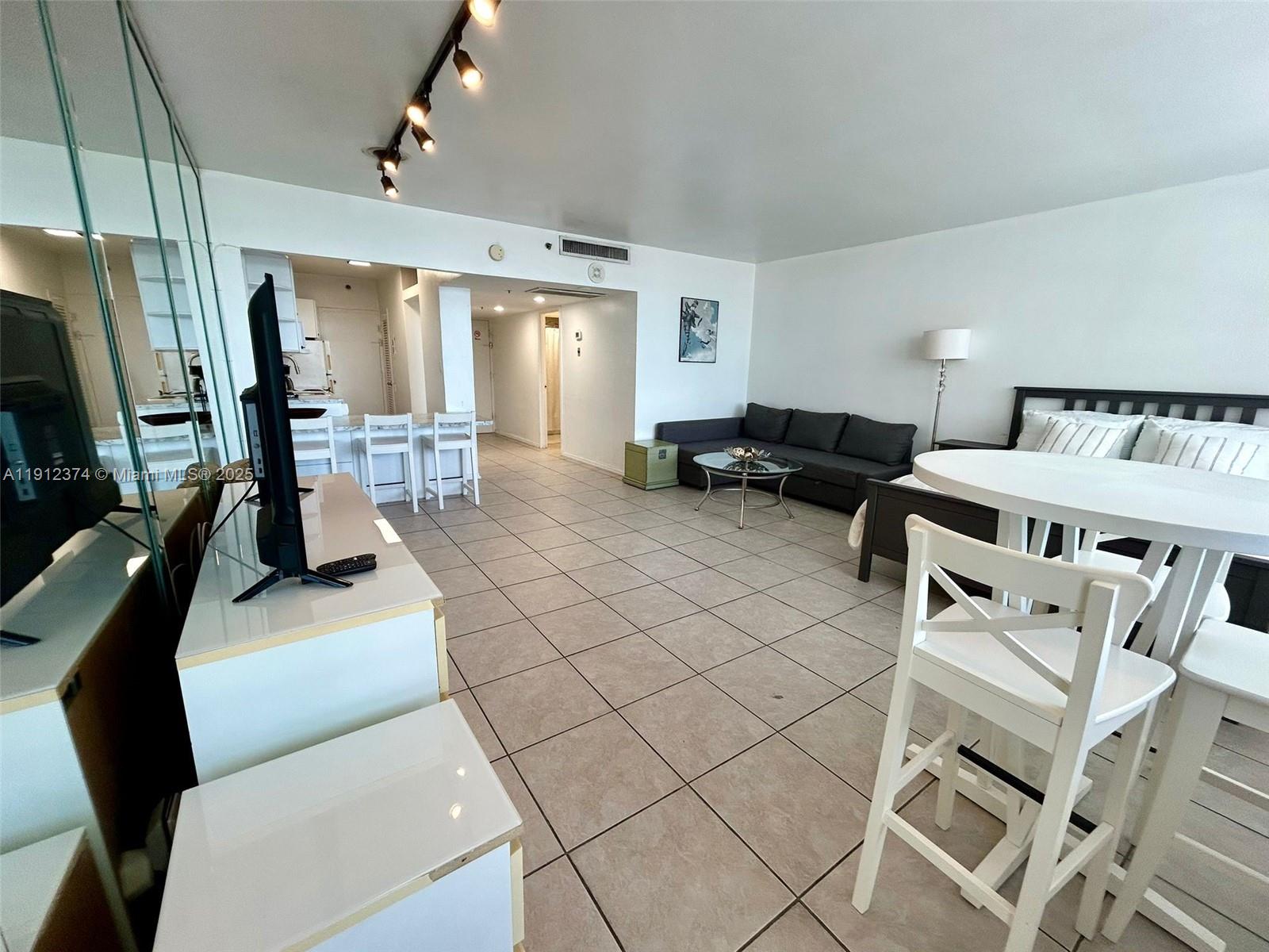 The Decoplage Condo