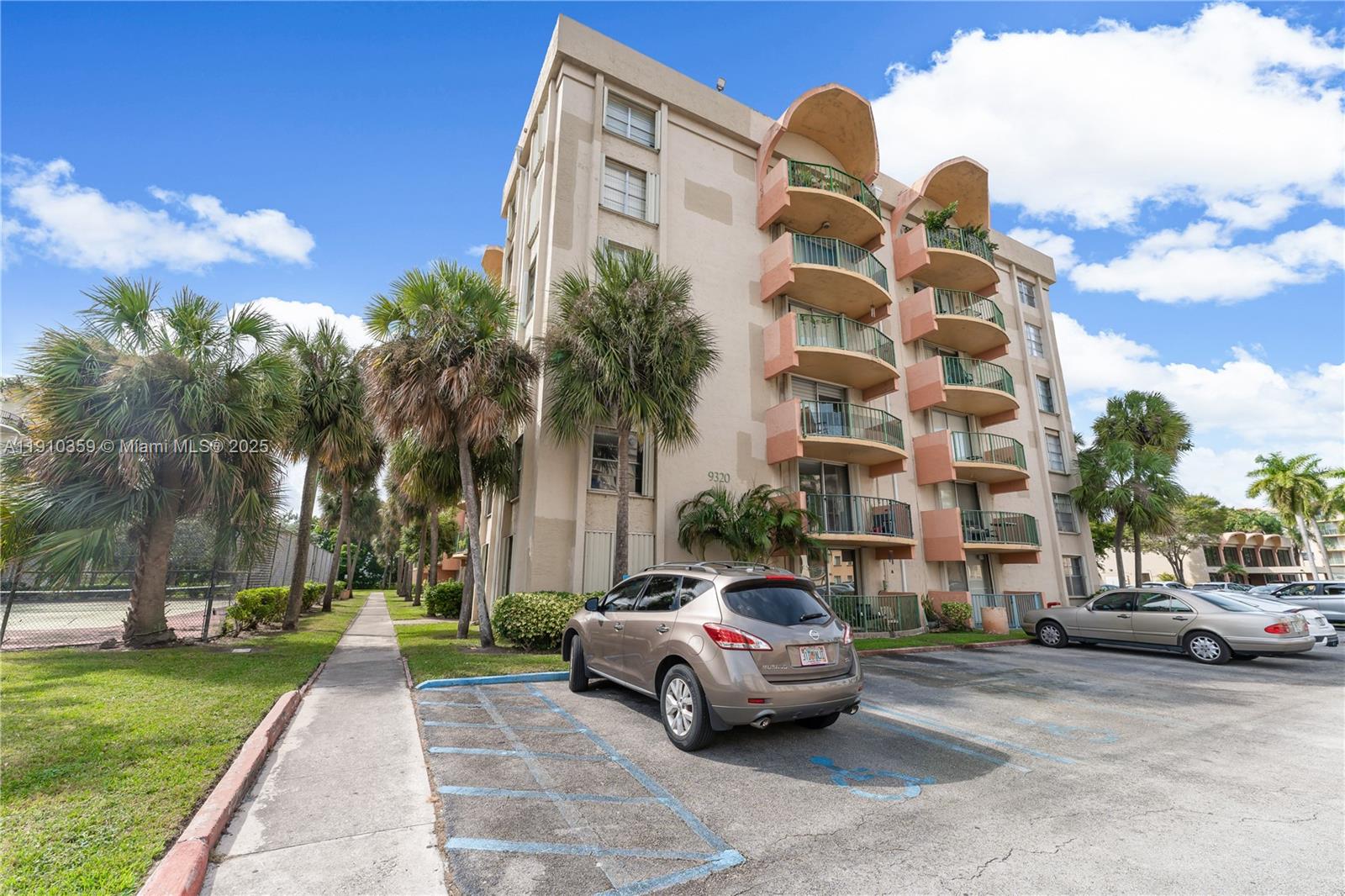 Homes for sale in Miami, FL | 9320 Fountainebleau Blvd #215, Miami, FL 33172 | MLS# A11910359