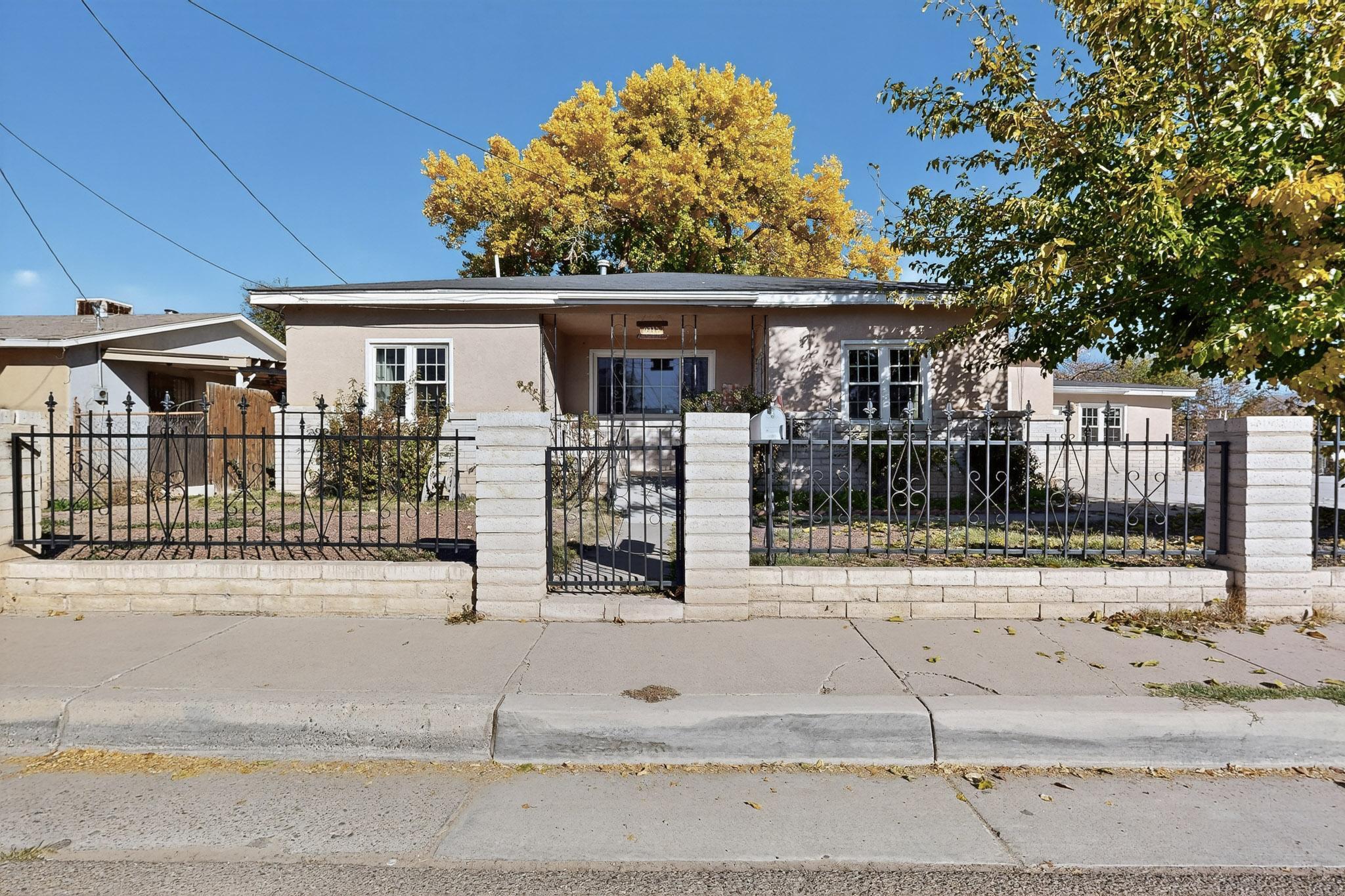 4th image of 2715 Floral Rd Nw, Albuquerque, NM 87104 | MLS# 1094355