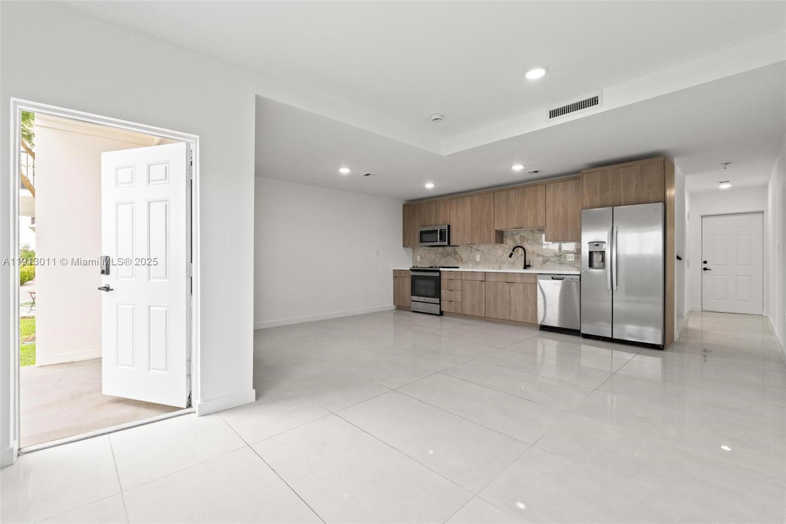 Property photo # 9
