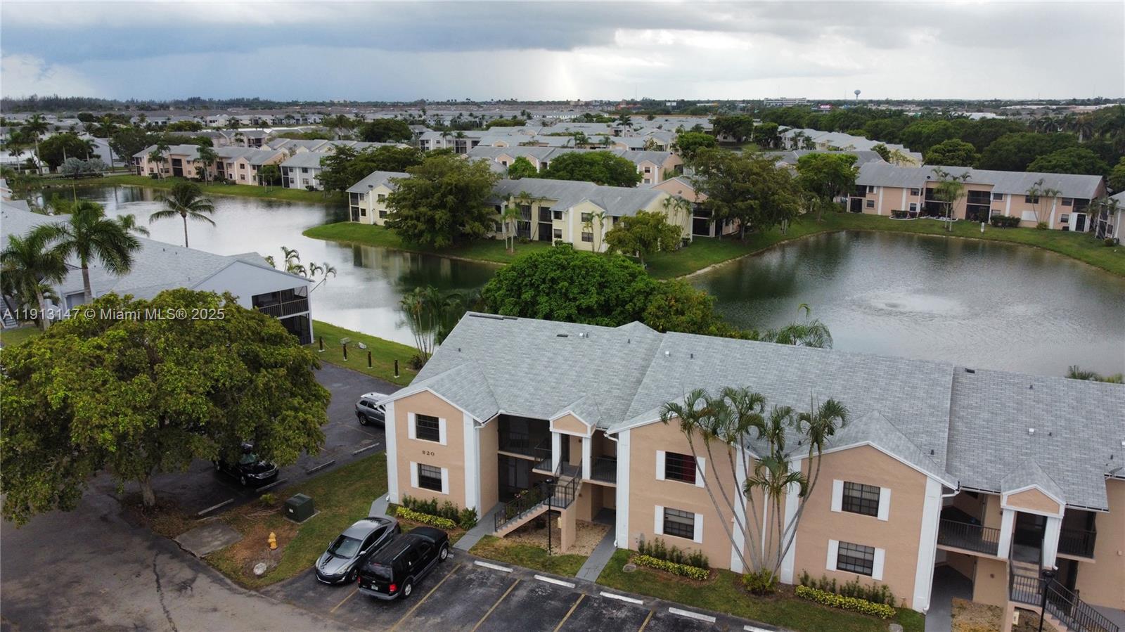 Waterfront views and dock access at 820 Franklin Ave - Condo in Homestead