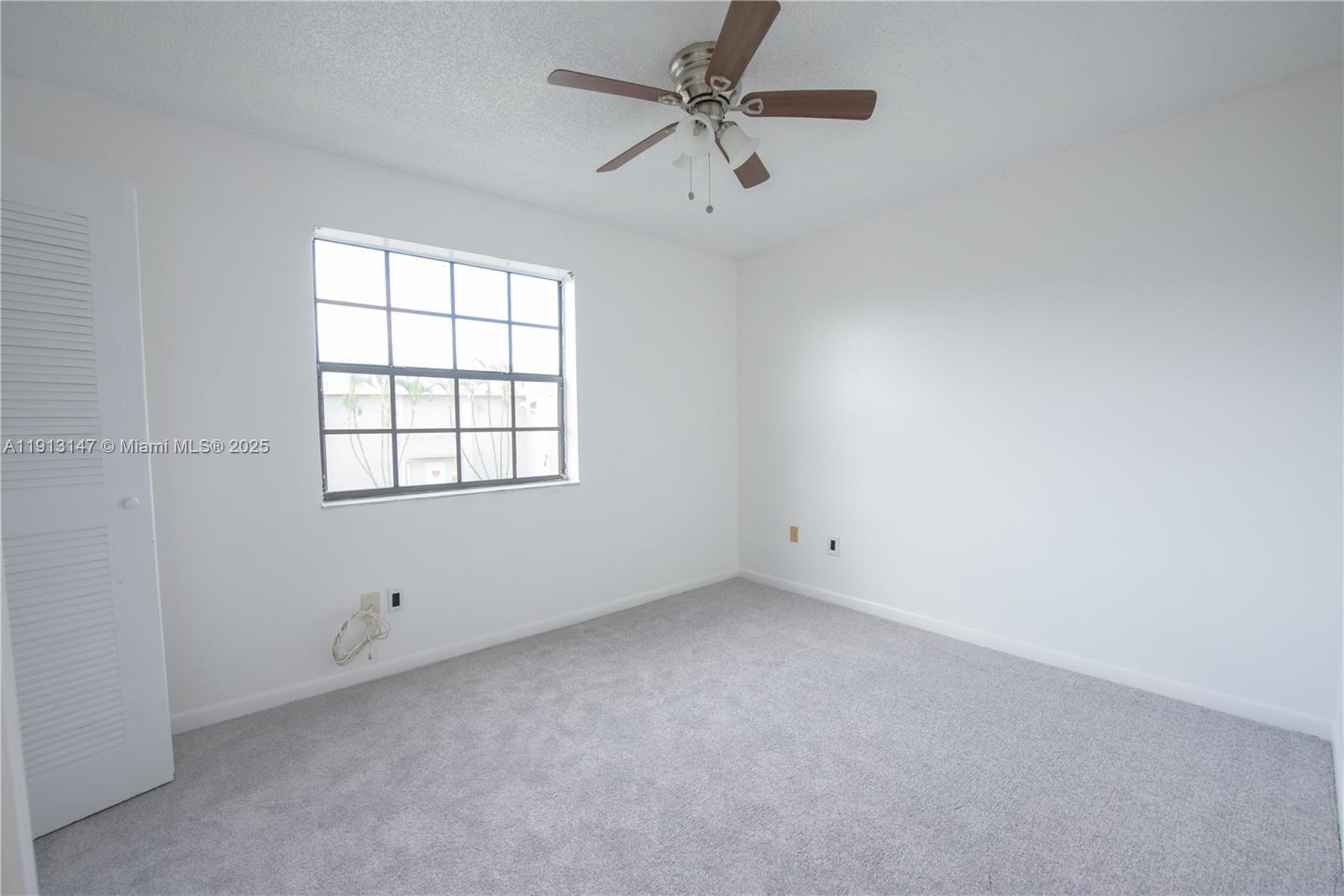 Waterfront views and dock access at 820 Franklin Ave - Condo in Homestead