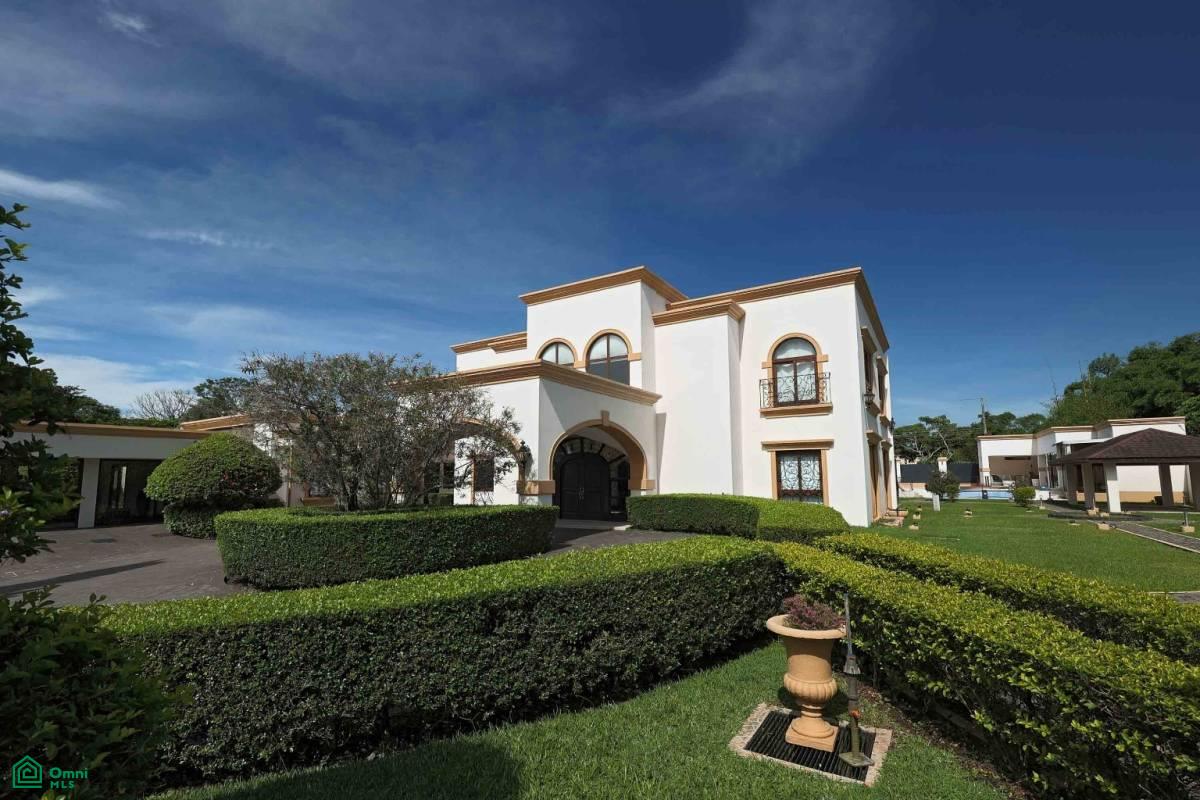 4 bed Single Family Homes For Sale in Curridabat, San Jose - 1