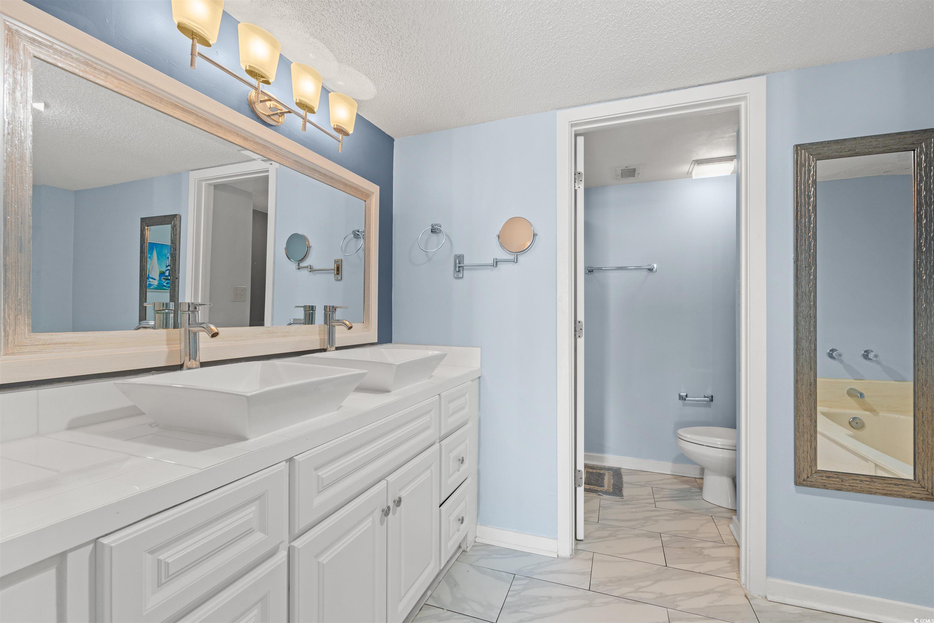 2527310 | Photo 13