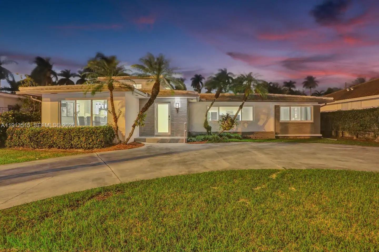 Hollywood Lakes Section