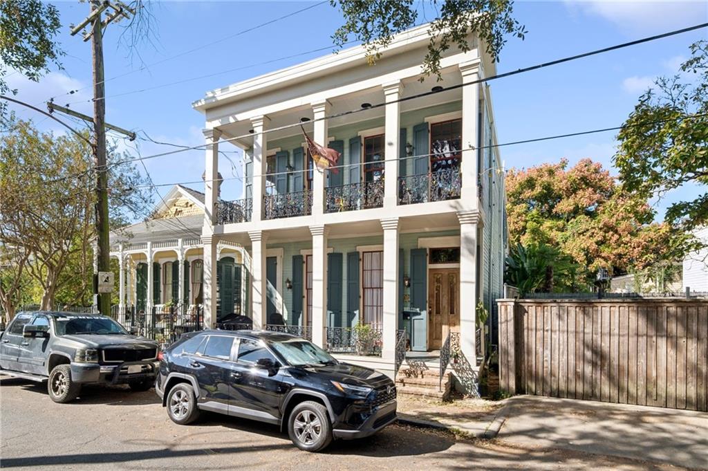 Homes for sale in New Orleans, LA | 2217 Laurel St #2, New Orleans, LA 70130 | MLS# 2530842