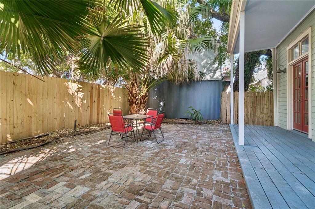 Homes for sale in New Orleans, LA | 2217 Laurel Street, New Orleans, LA 70130 | Houzeo
