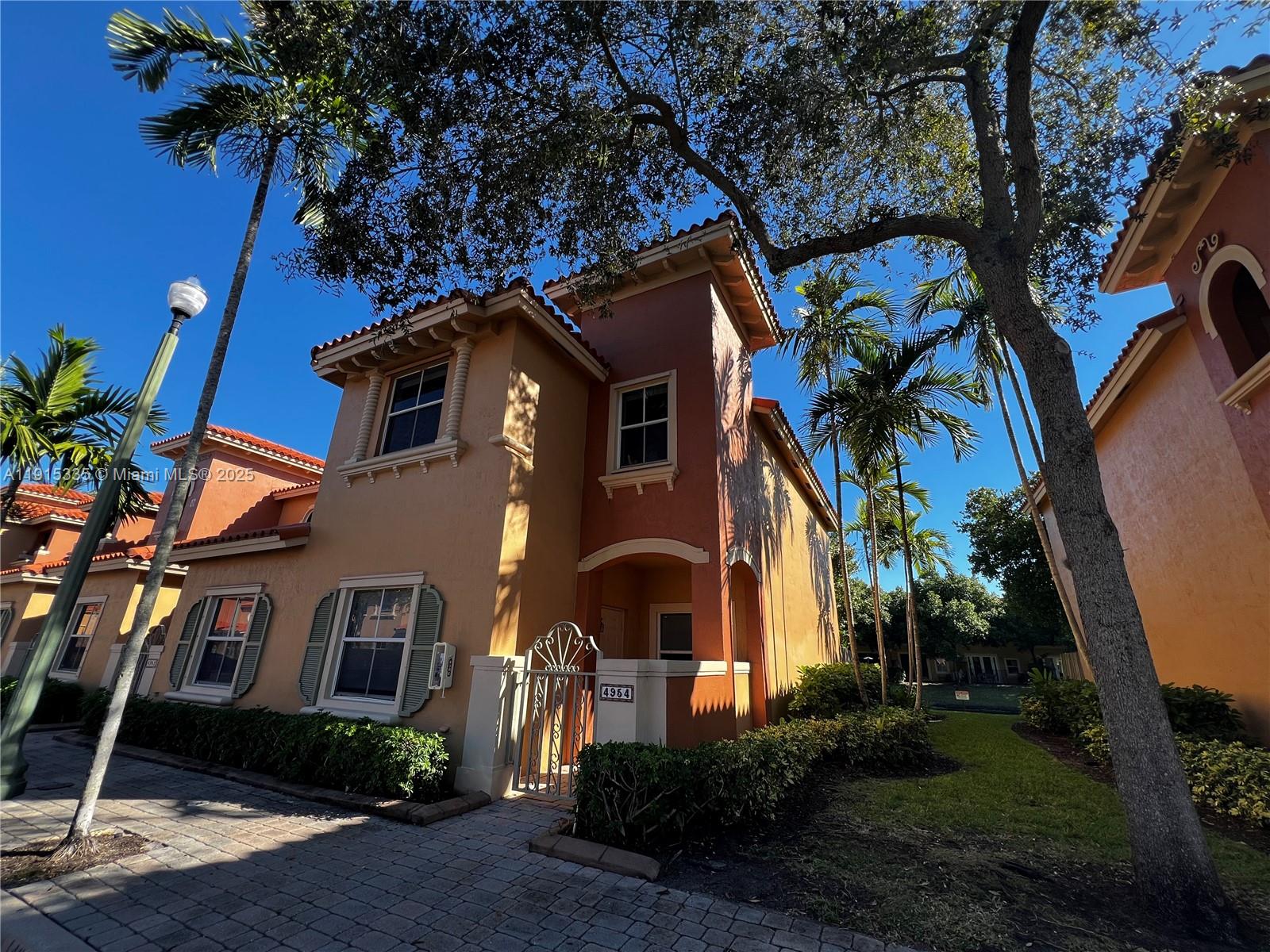 Villas At Harbor Isles Co