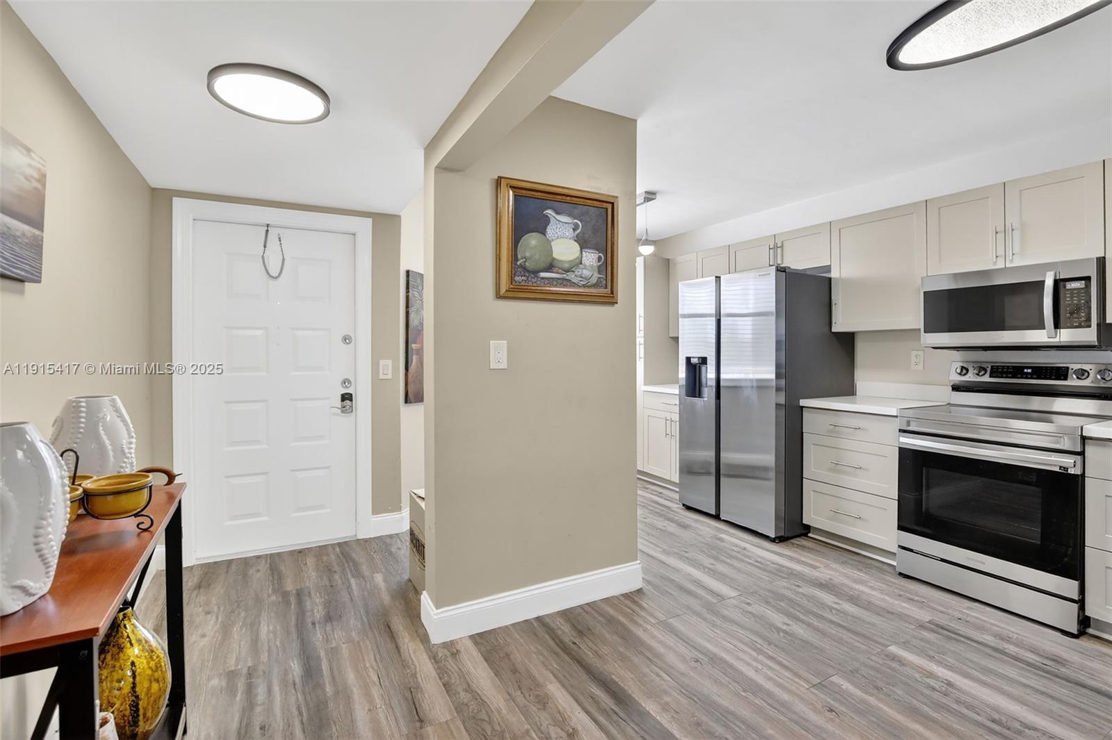 Sunrise Lakes 211 Condo