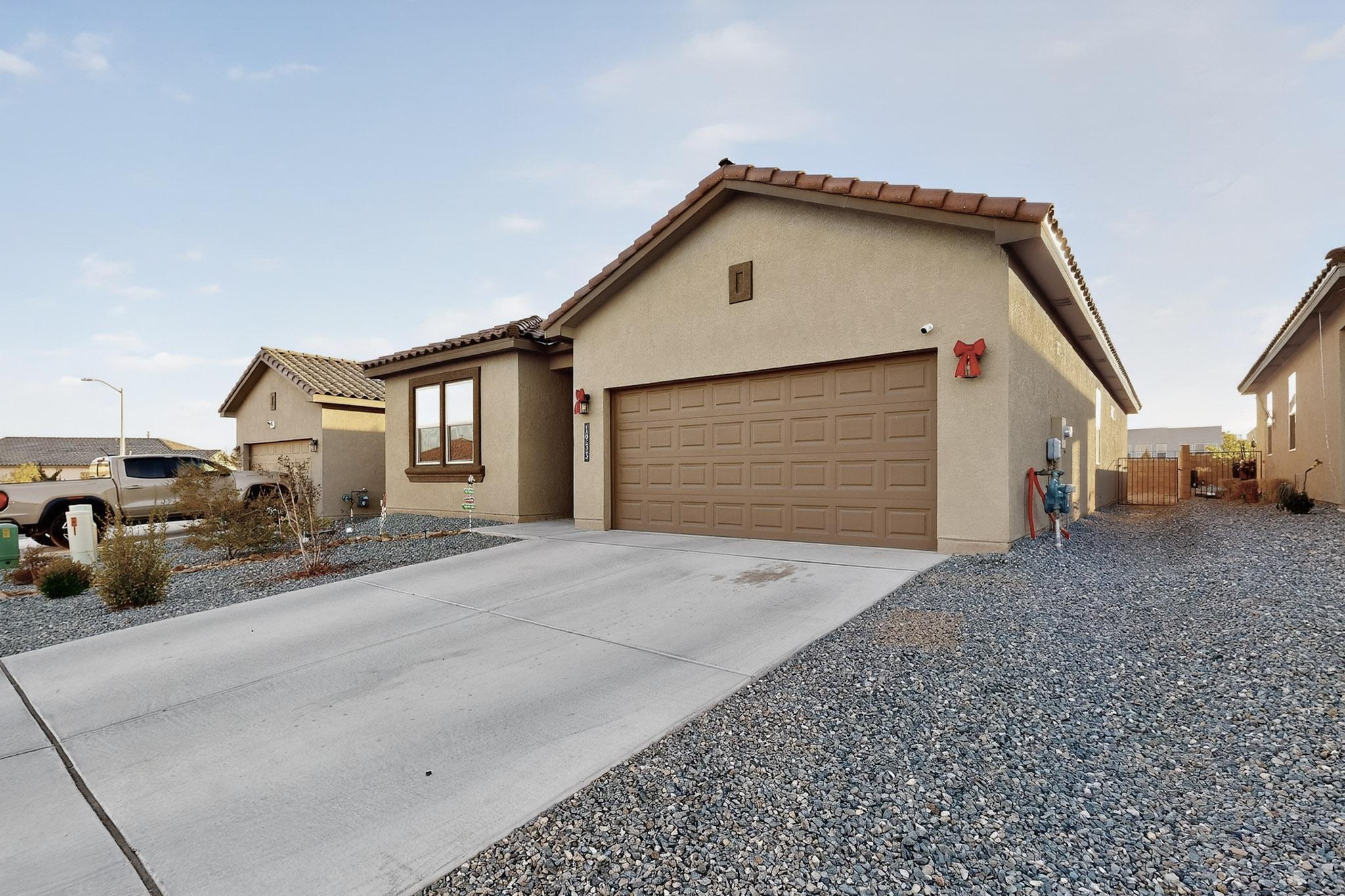 Photo 1 of Single family home for sale at 1933 Tesoro Loop Nw, Los Lunas, NM 87031 | MLS# 1094629 | Listing updated on 2026-10-26