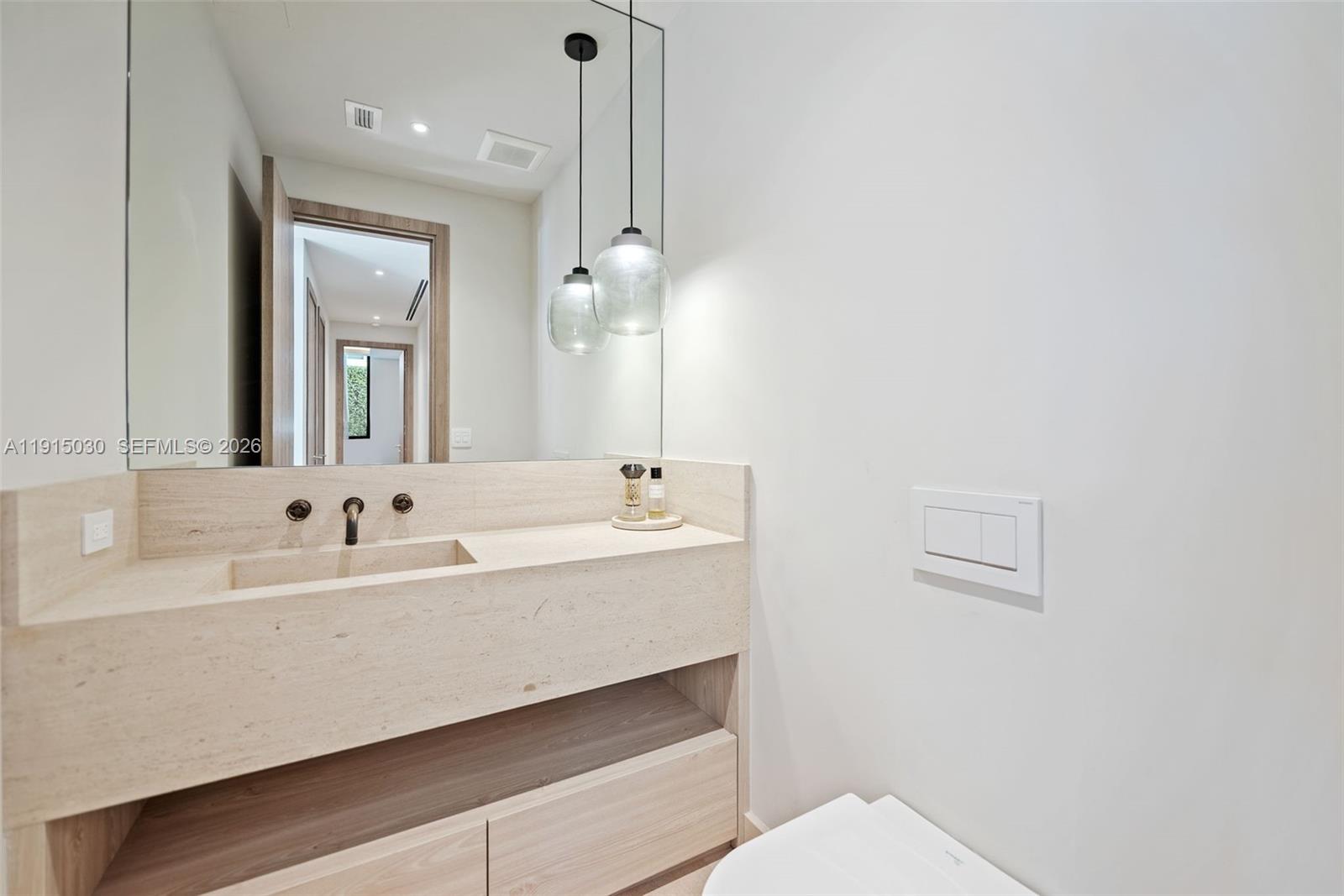 5831 Alton Rd, Miami Beach FL 33140