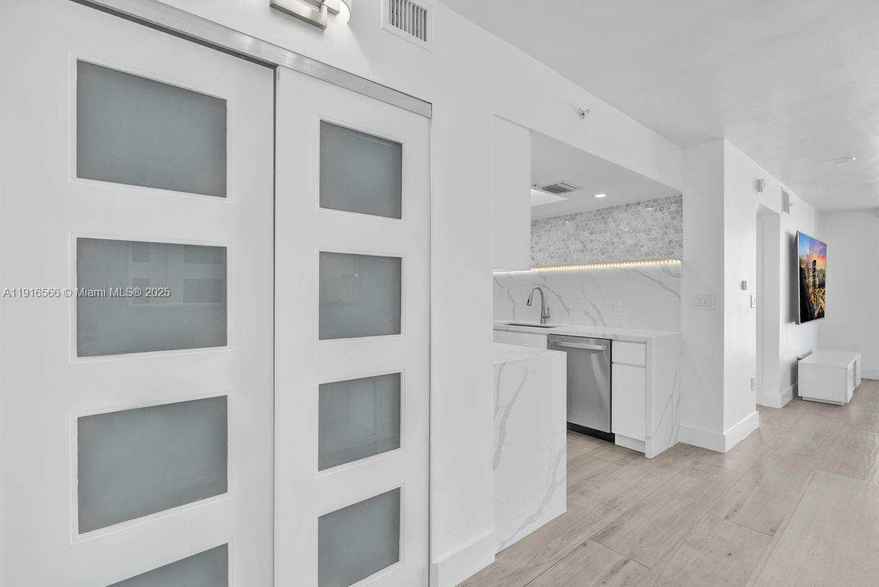 90 Alton Rd #1907, Miami Beach FL 33139