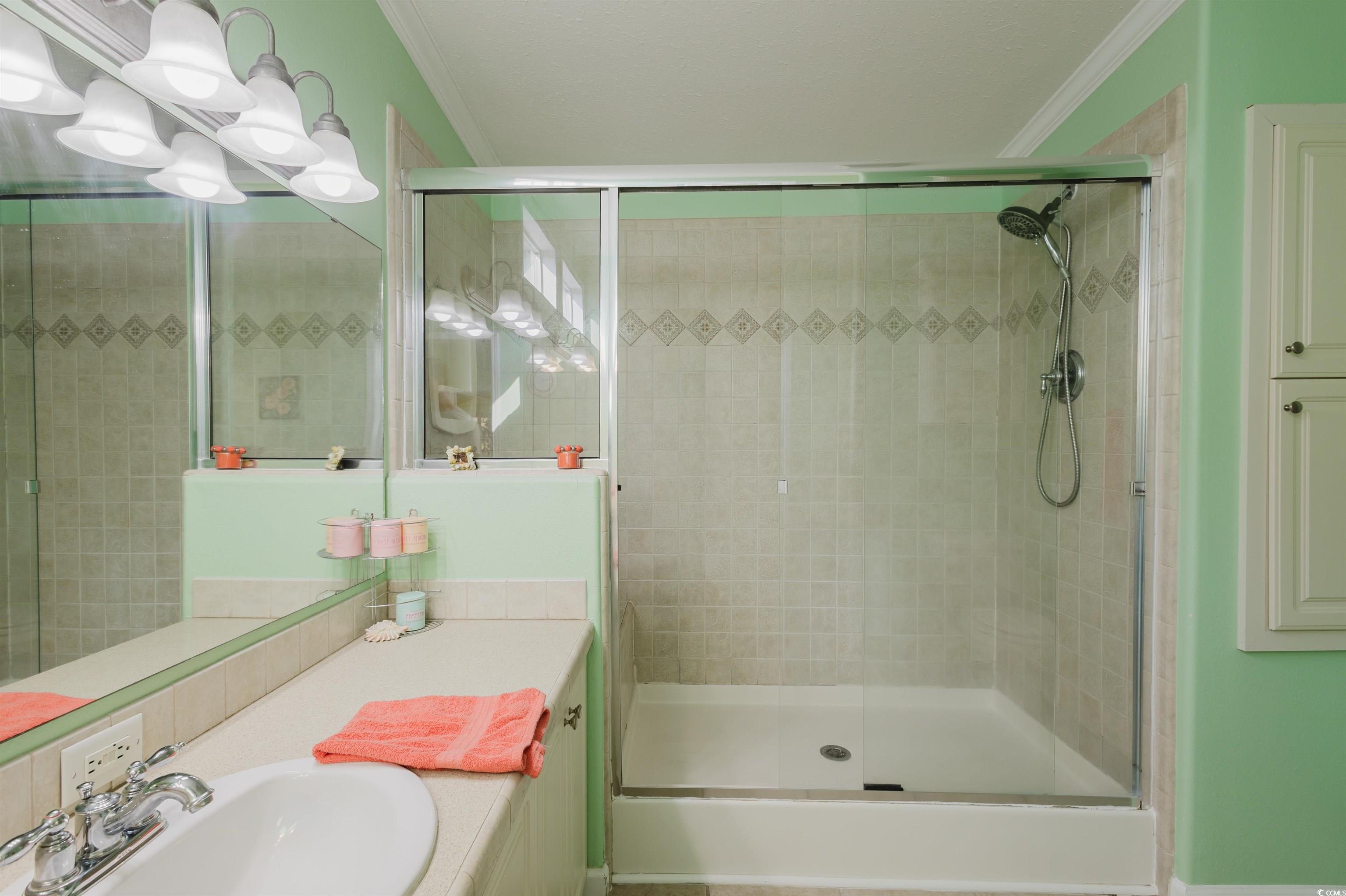 2528038 | Photo 25