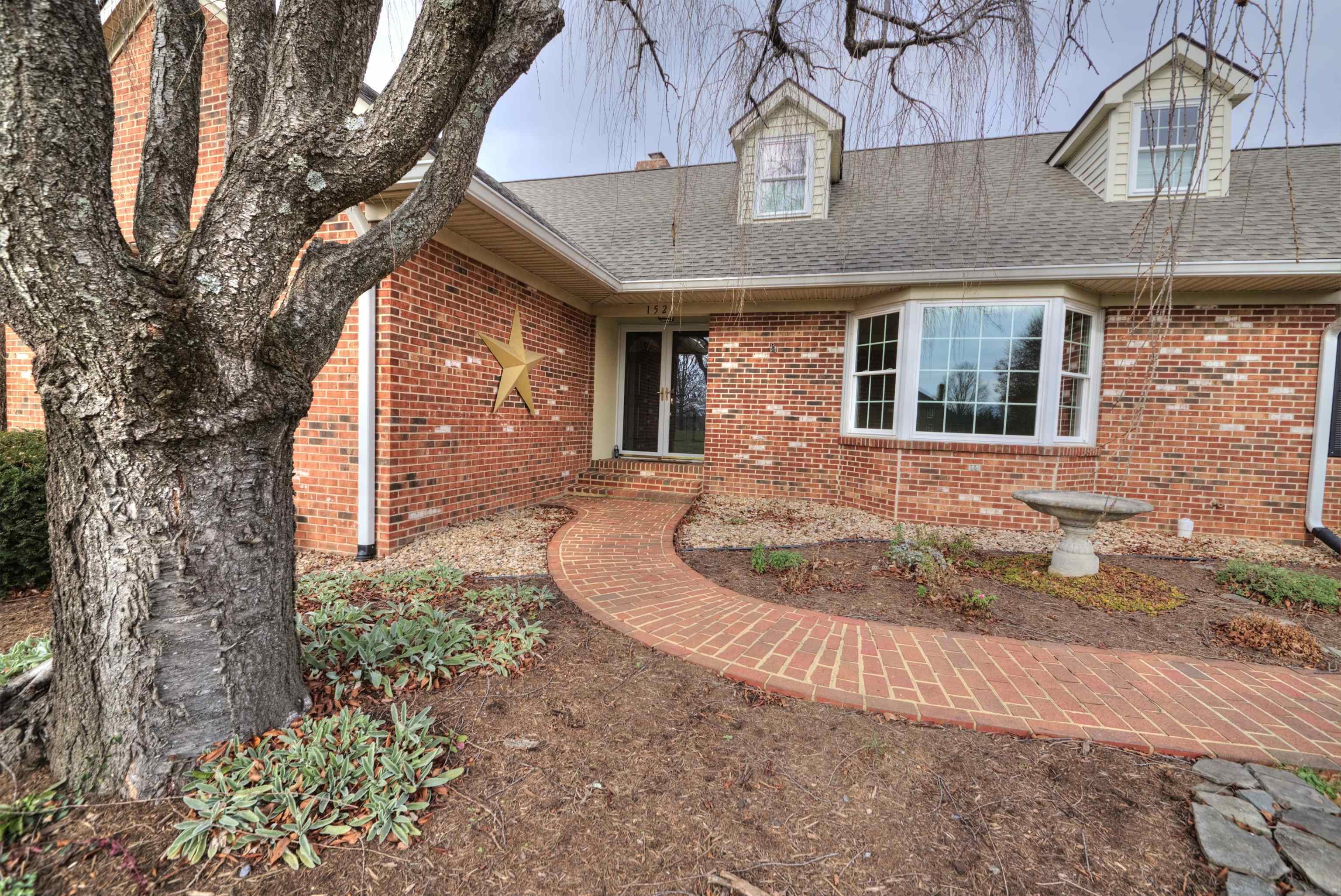 152 Huntington Pl