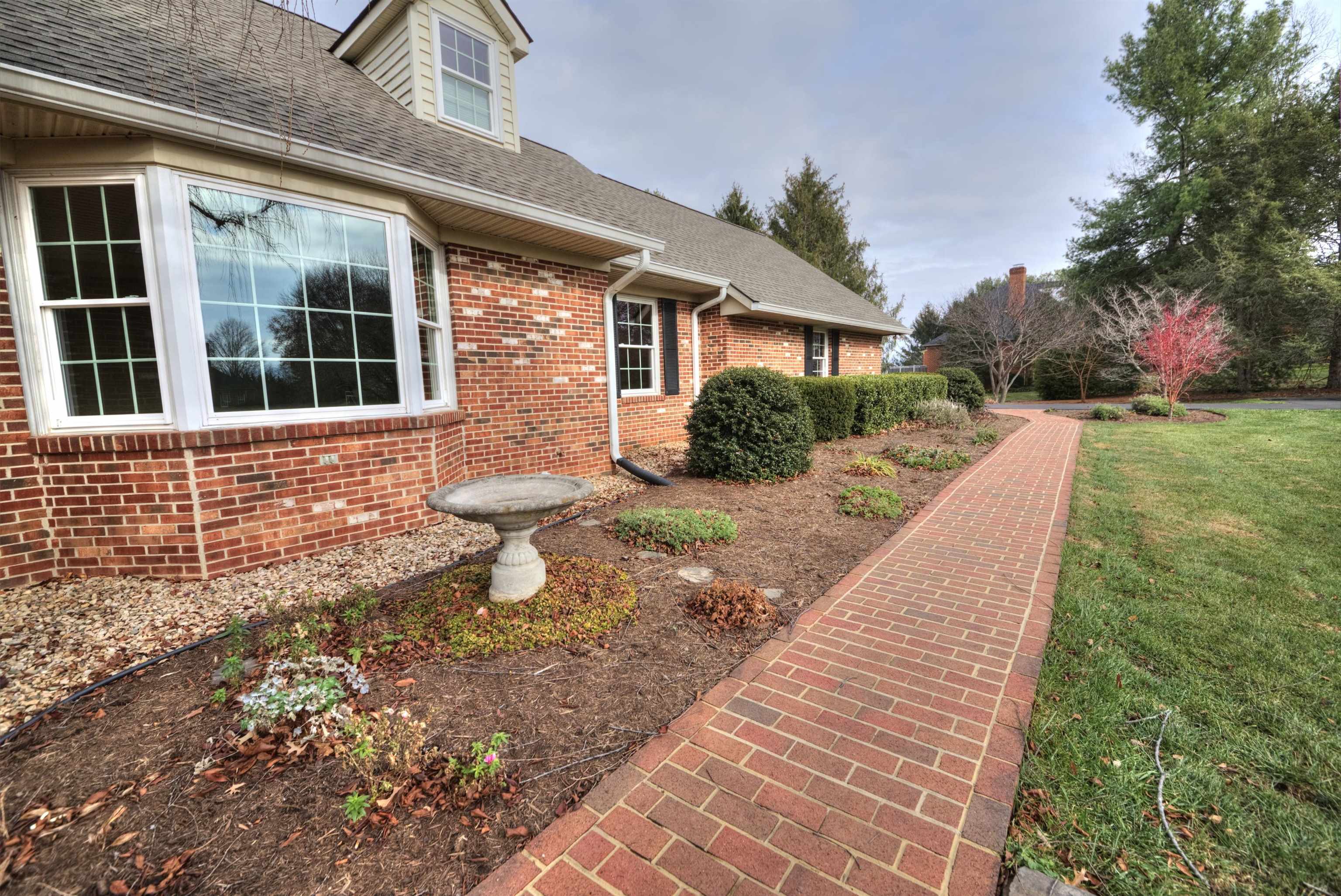 152 Huntington Pl