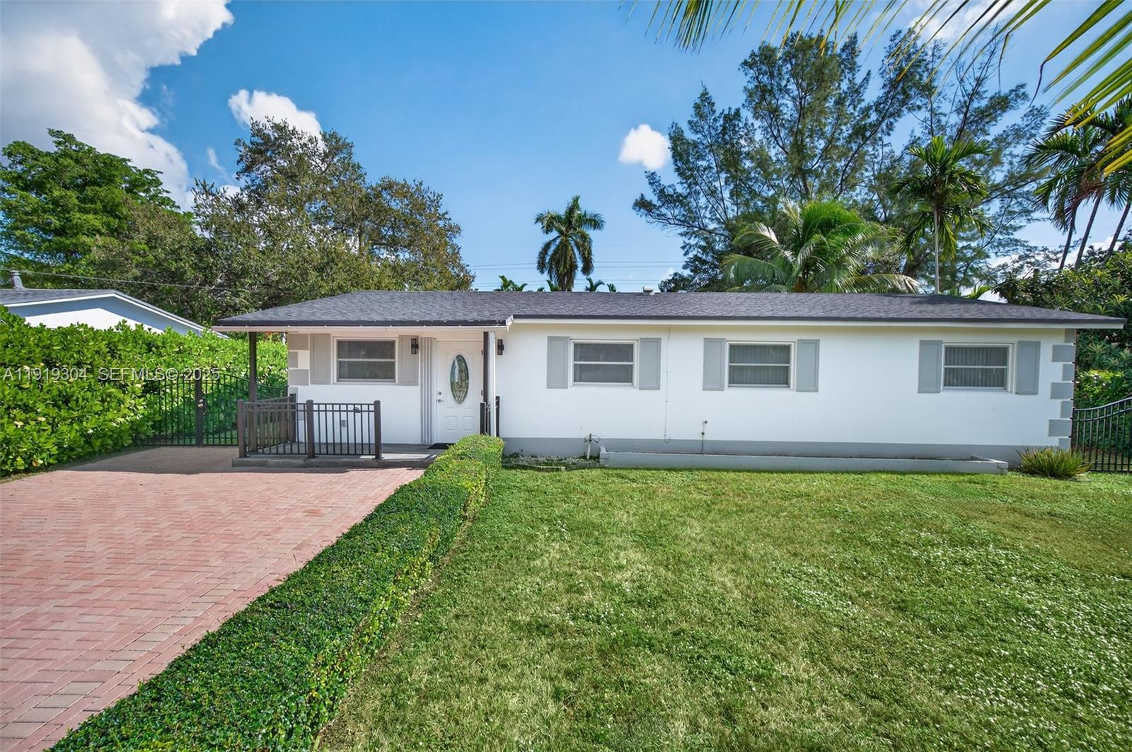 Homes for sale in South Miami, FL | 6255 Sw 62Nd Ct, South Miami, FL 33143 | MLS# A11919304