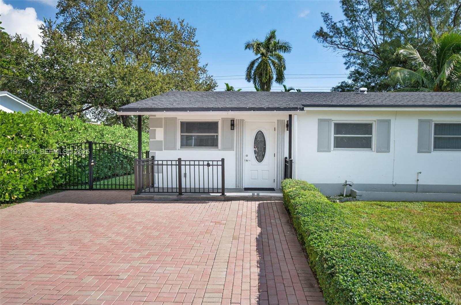 Homes for sale in South Miami, FL | 6255 Sw 62Nd Ct, South Miami, FL 33143 | MLS# A11919304