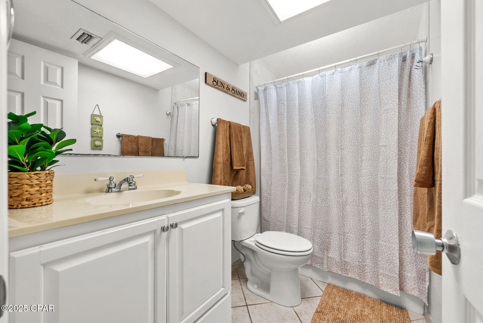 Image 10 For 8727 Thomas Drive B17