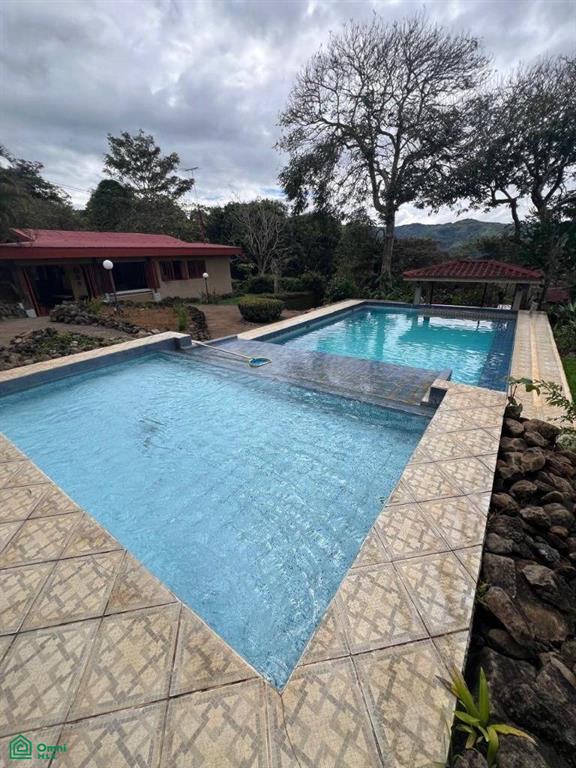 8 bed Single Family Homes For Sale in Atenas, Alajuela - 1
